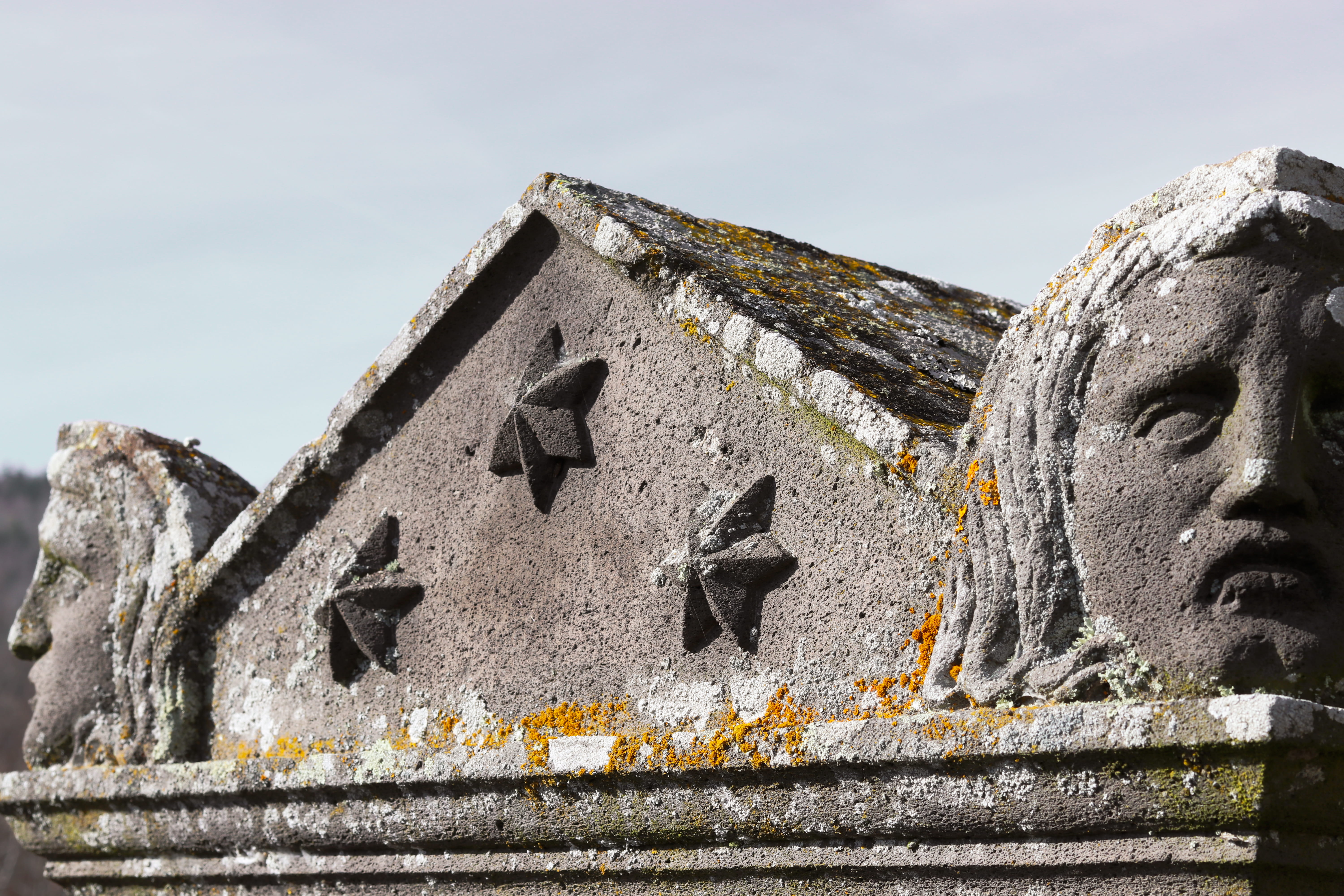 representation, building, faces, creepy, two heads, sculpture, head to head, wall, history, architecture, 5K, paranormal, sculpted, france, triangle, ruined, HD Wallpaper