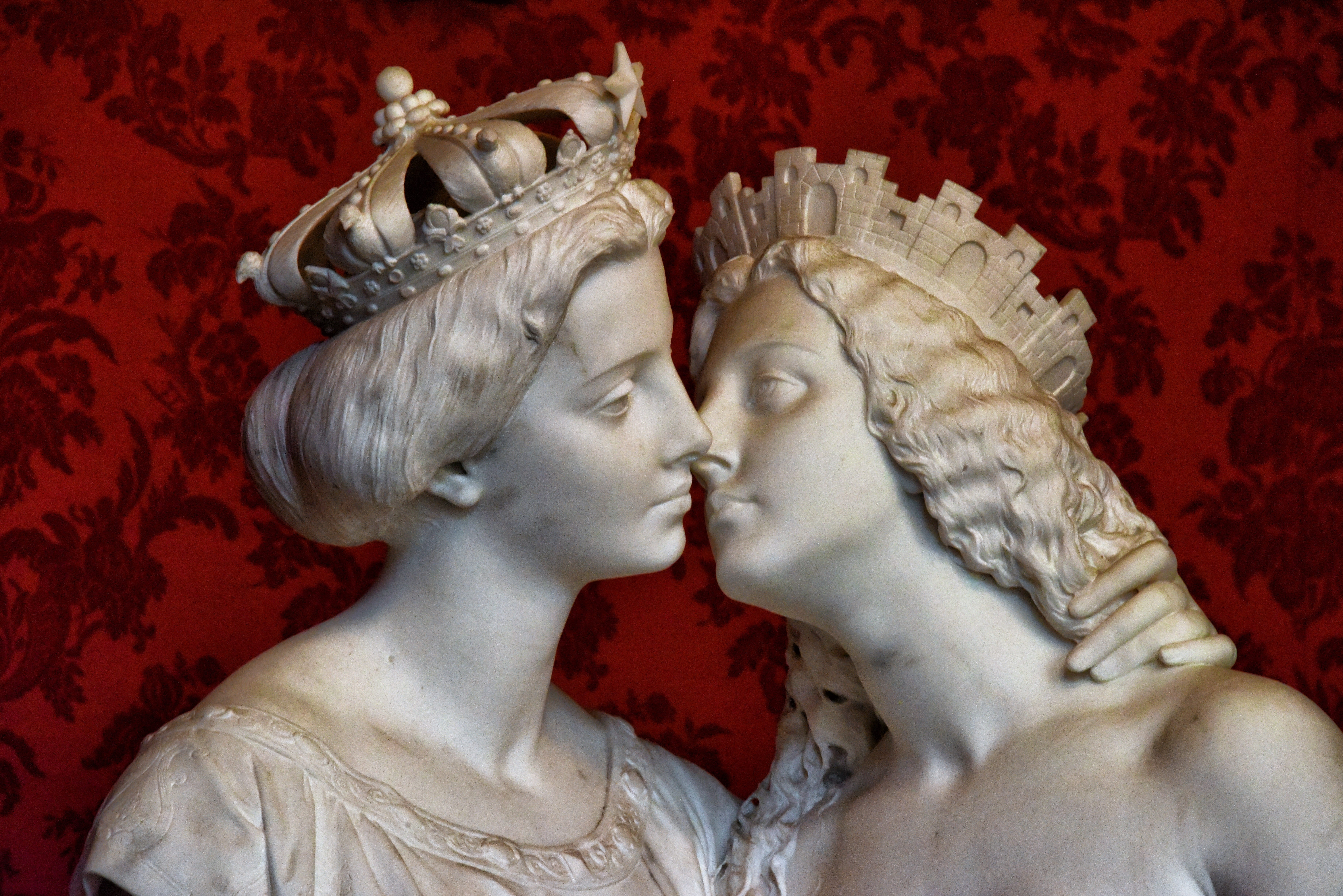 creativity, close-up, face, head, queen, antique, religion, figure, representation, compiègne, crown, human representation, love, male likeness, eyes closed, HD Wallpaper