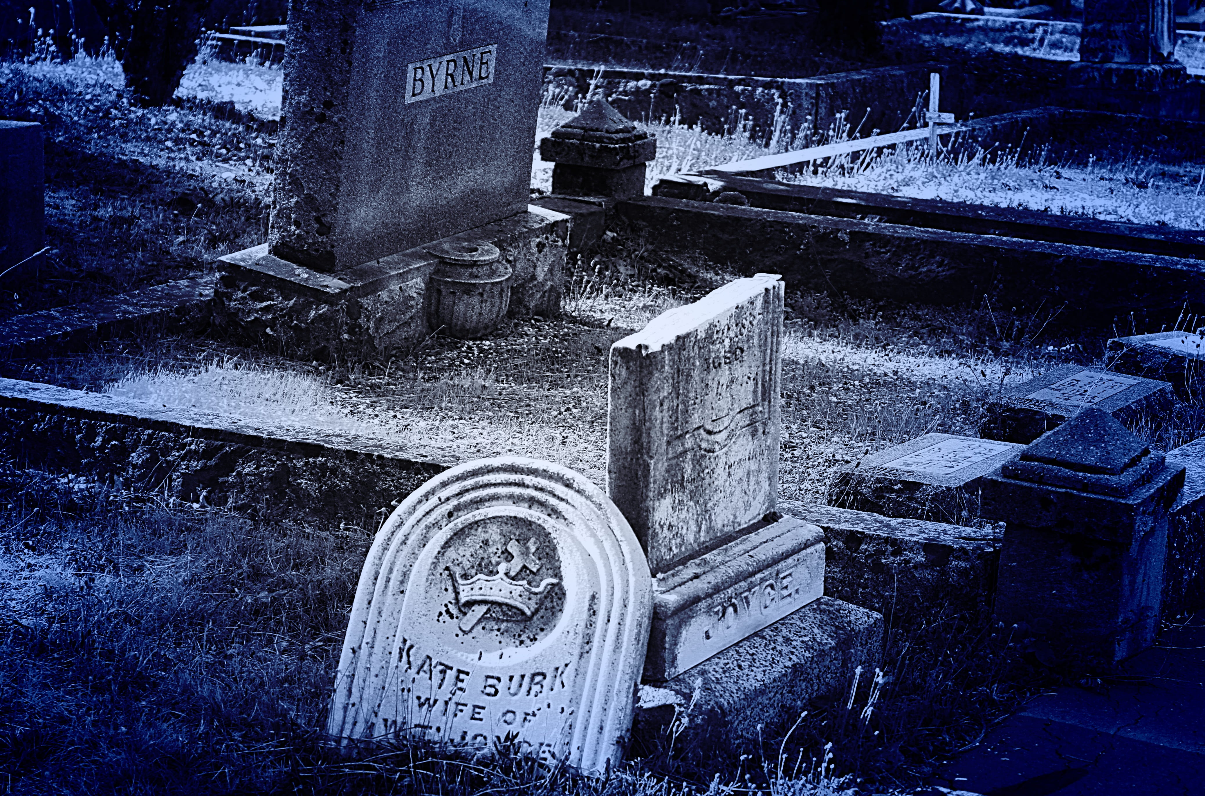 architecture, day, grave, heritage, grayscale, high angle view, broken, graveyard, text, memorial, history, building exterior, marble, communication, historic, HD Wallpaper