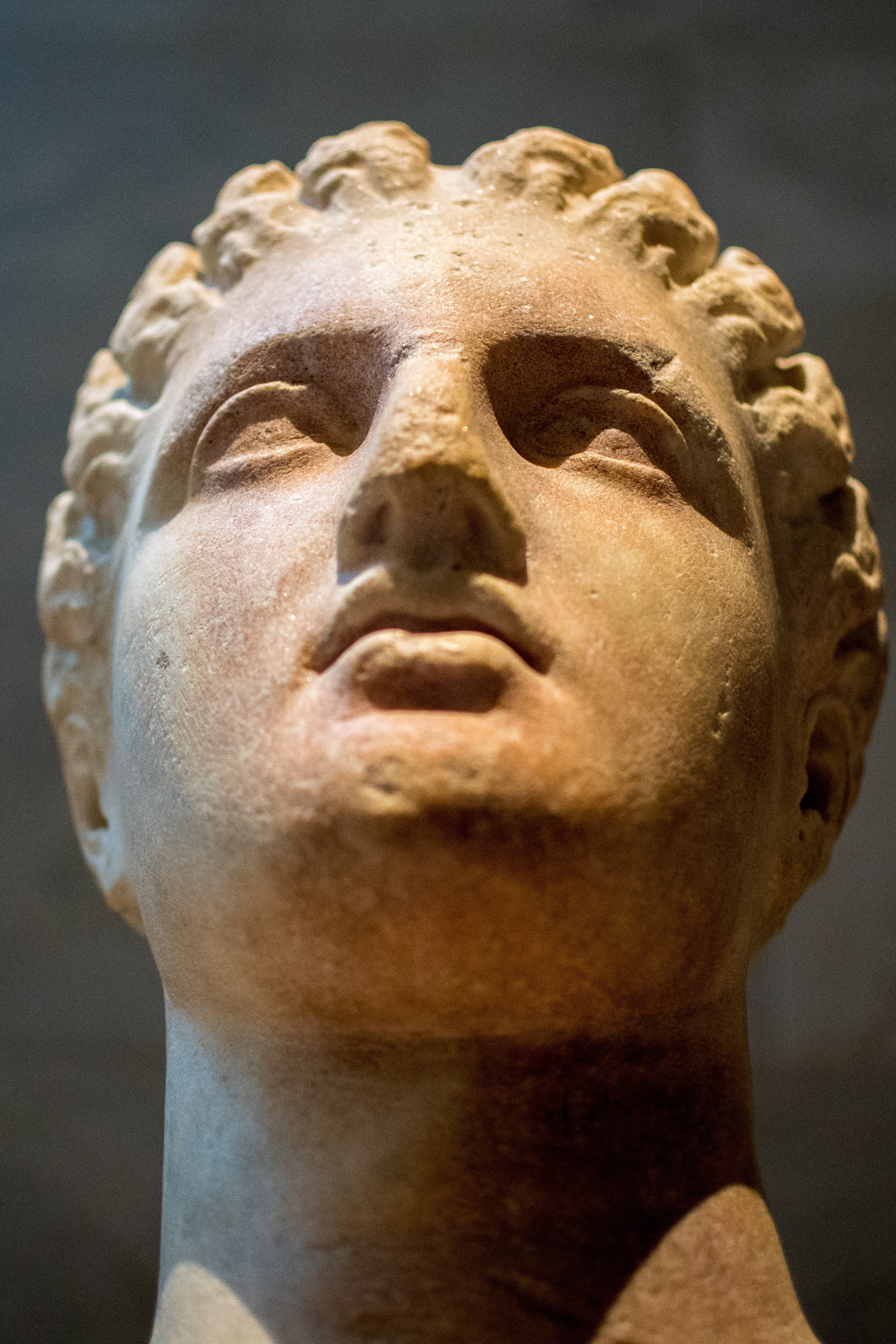 close-up, indoors, craft, ancient, no people, stone, history, man, people, the past, adult, portrait, marble, statue, human representation, 4K, body part, Phone HD Wallpaper