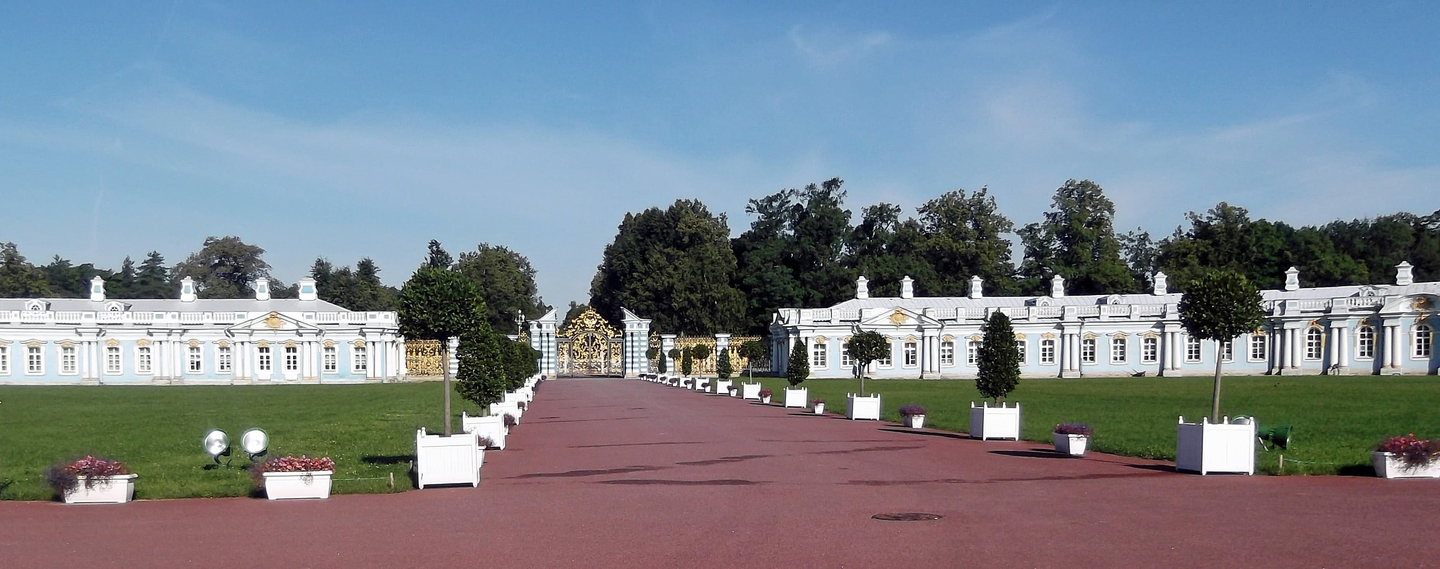 day, plant, lawn, sankt petersburg, building, russia, the past, outdoors, tombstone, catherines palace, grass, courtyard, st petersburg, 2K, sky, cemetery, HD Wallpaper