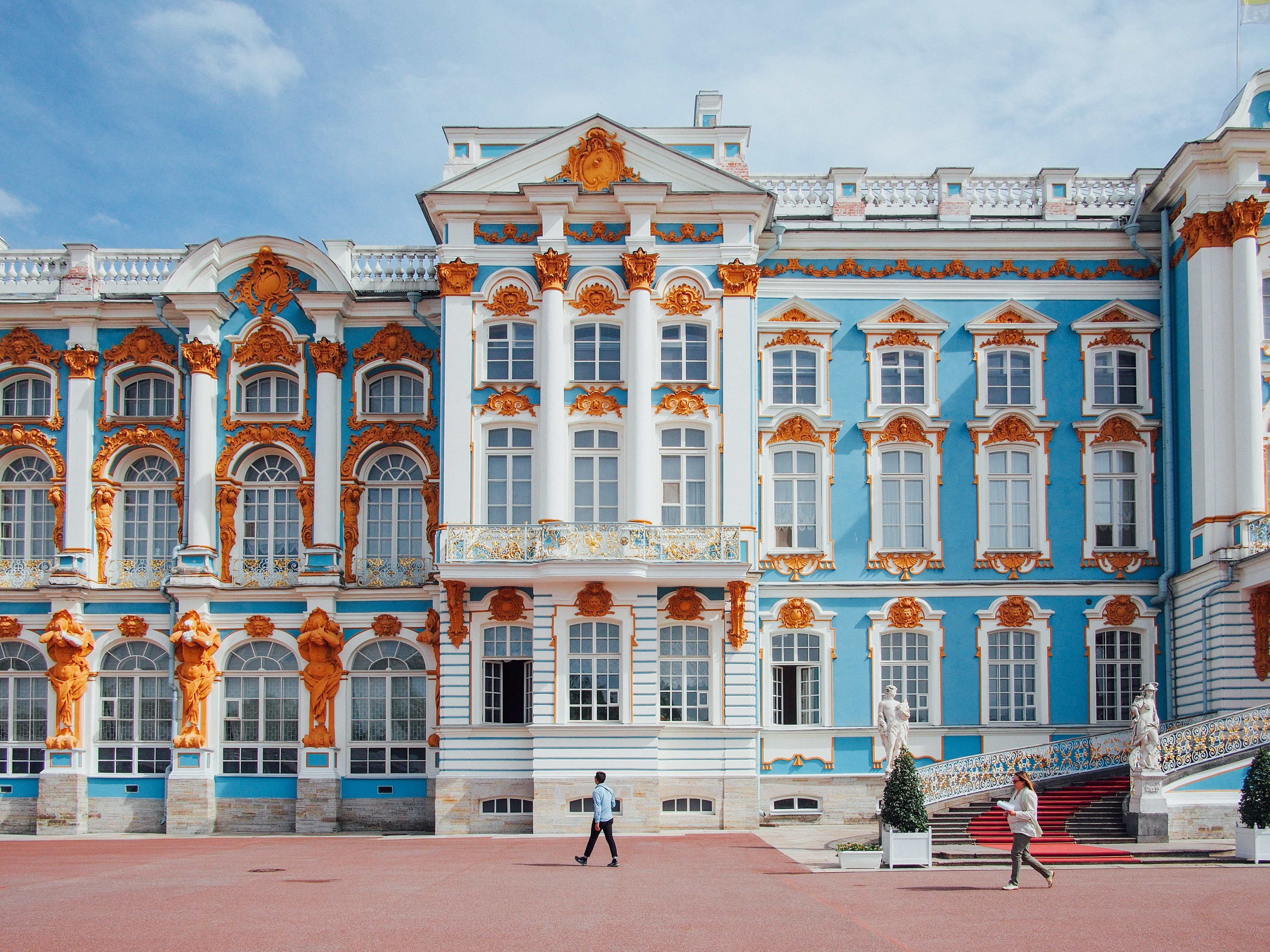 lifestyles, outdoors, st. petersburg, castle, window, adult, building exterior, people, city, sky, real people, men, grand, palace, travel, 4K, arch, tourism, HD Wallpaper