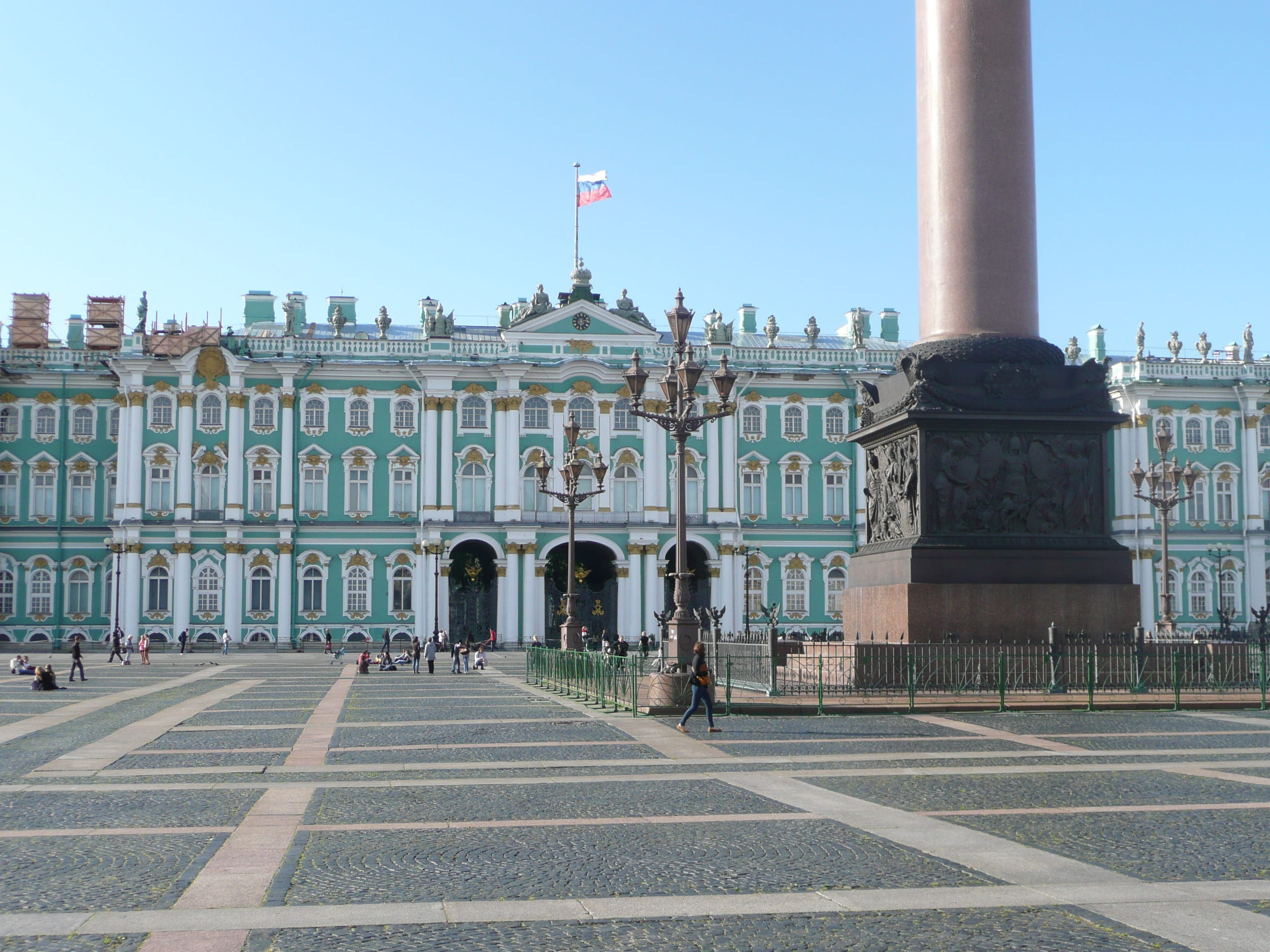day, Sankt Petersburg, courtyard, travel, leningrad, architecture, colonnade, clear sky, petrograd, tourism, building, monument, outdoors, politics, Russia, HD Wallpaper