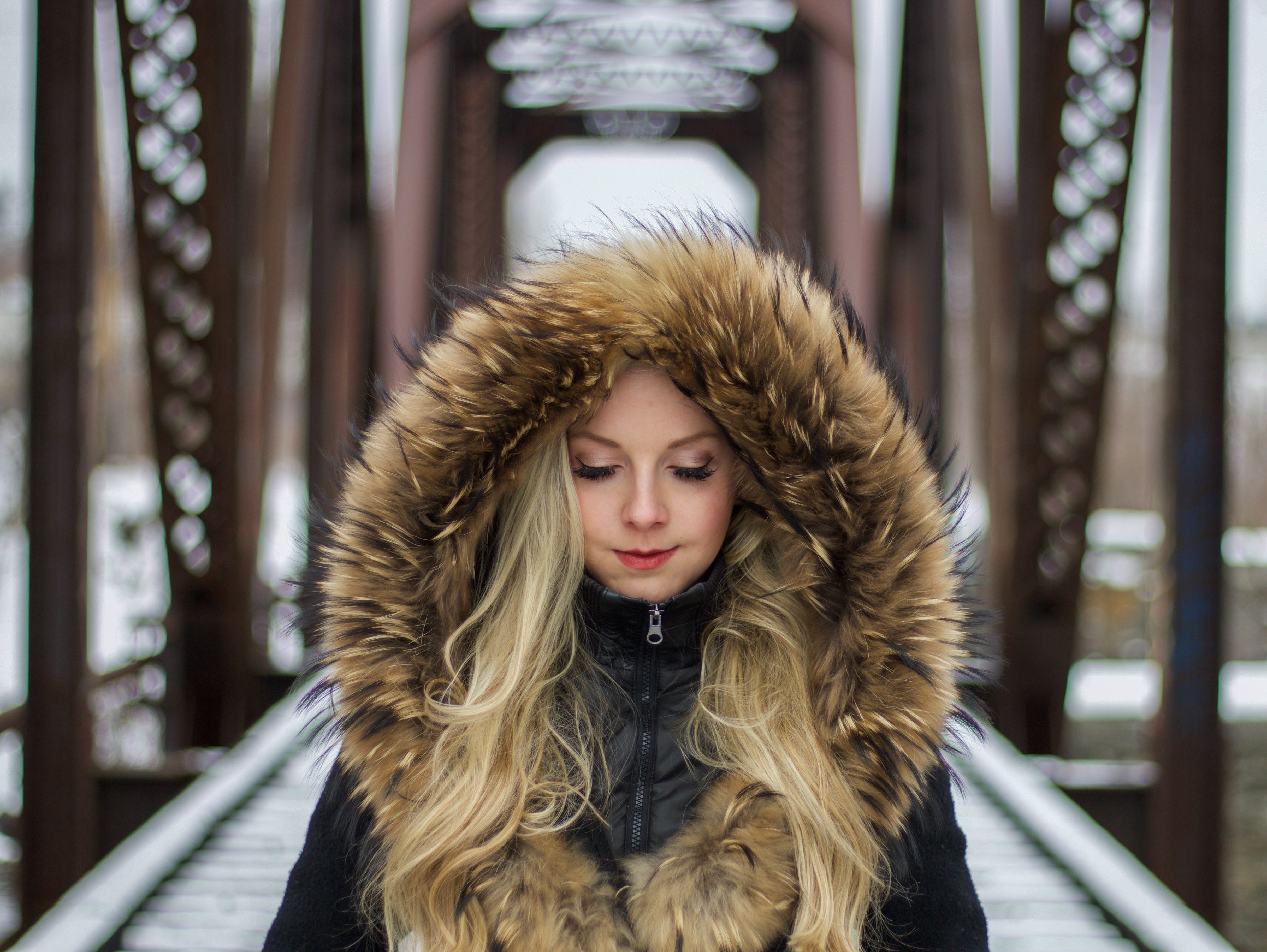 women, fur coats, closed eyes, 4K, blonde, bridge, black jackets, HD Wallpaper