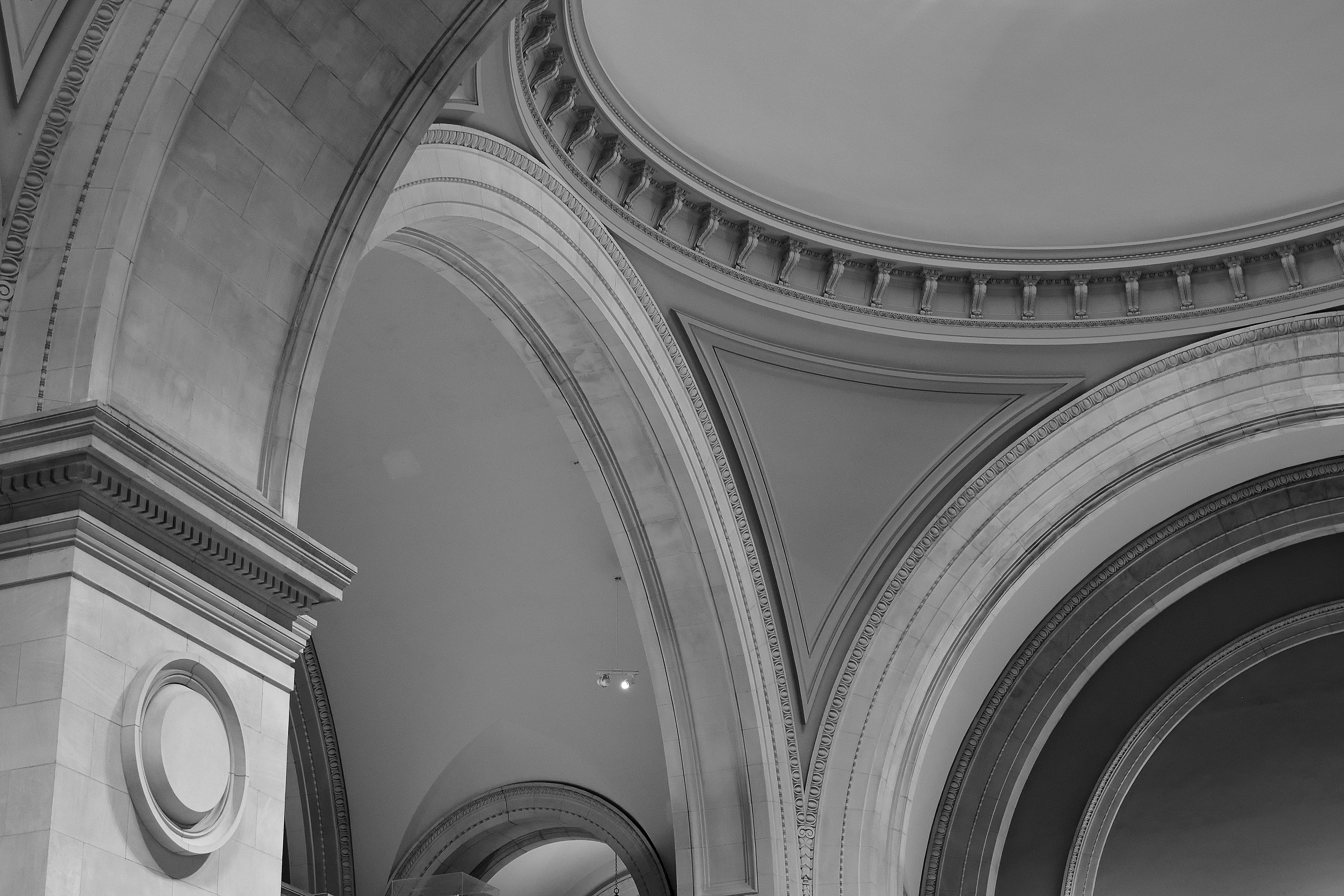 curves, met, ornate, pattern, built structure, the past, day, building, bandw, walls, travel destinations, directly below, history, art and craft, classic, HD Wallpaper
