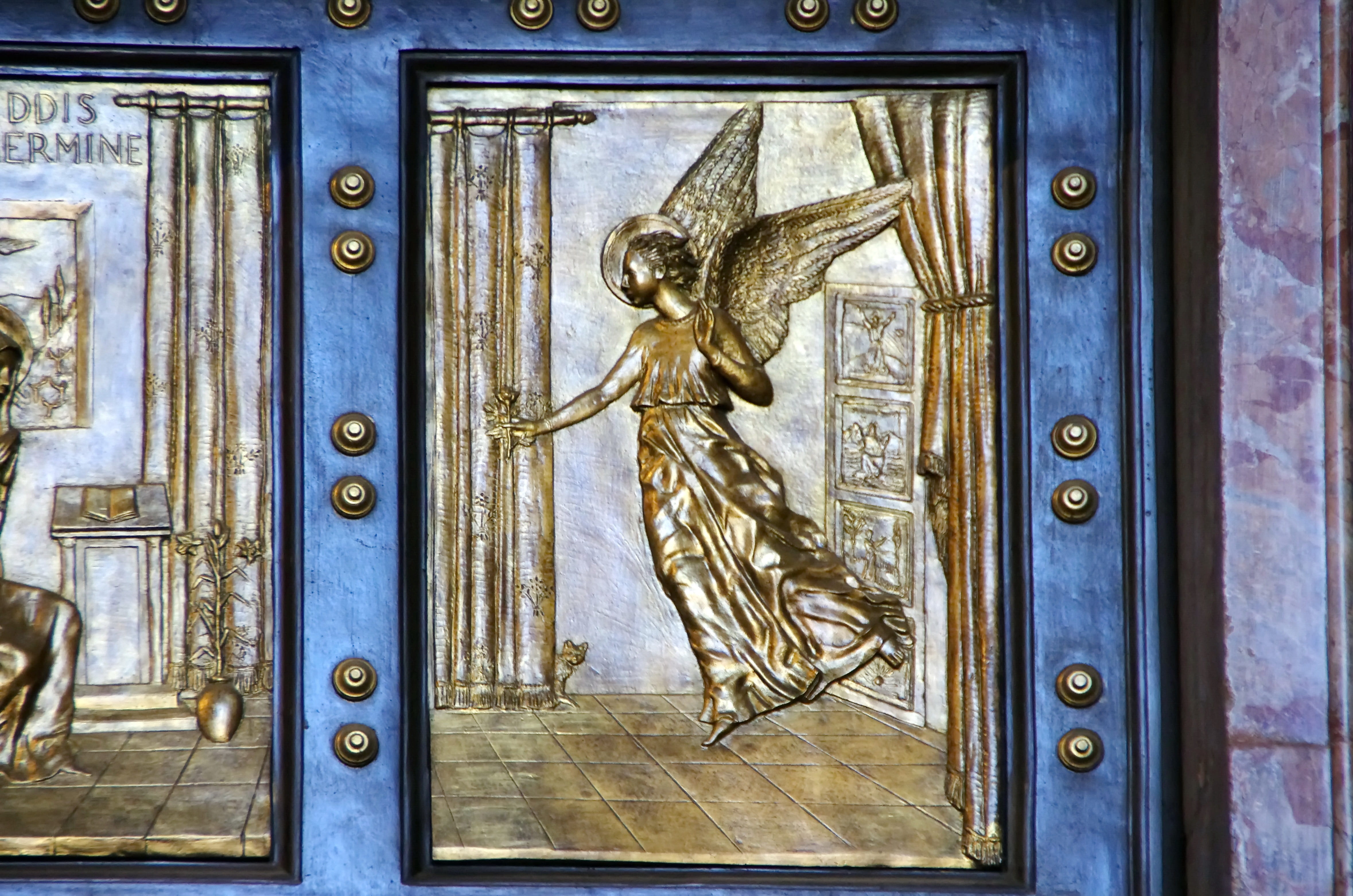 religious art, st-pierre, art and craft, architecture, cathedral, sculpture, door, gold colored, metal, statue, history, 4K, no people, craft, the past, HD Wallpaper