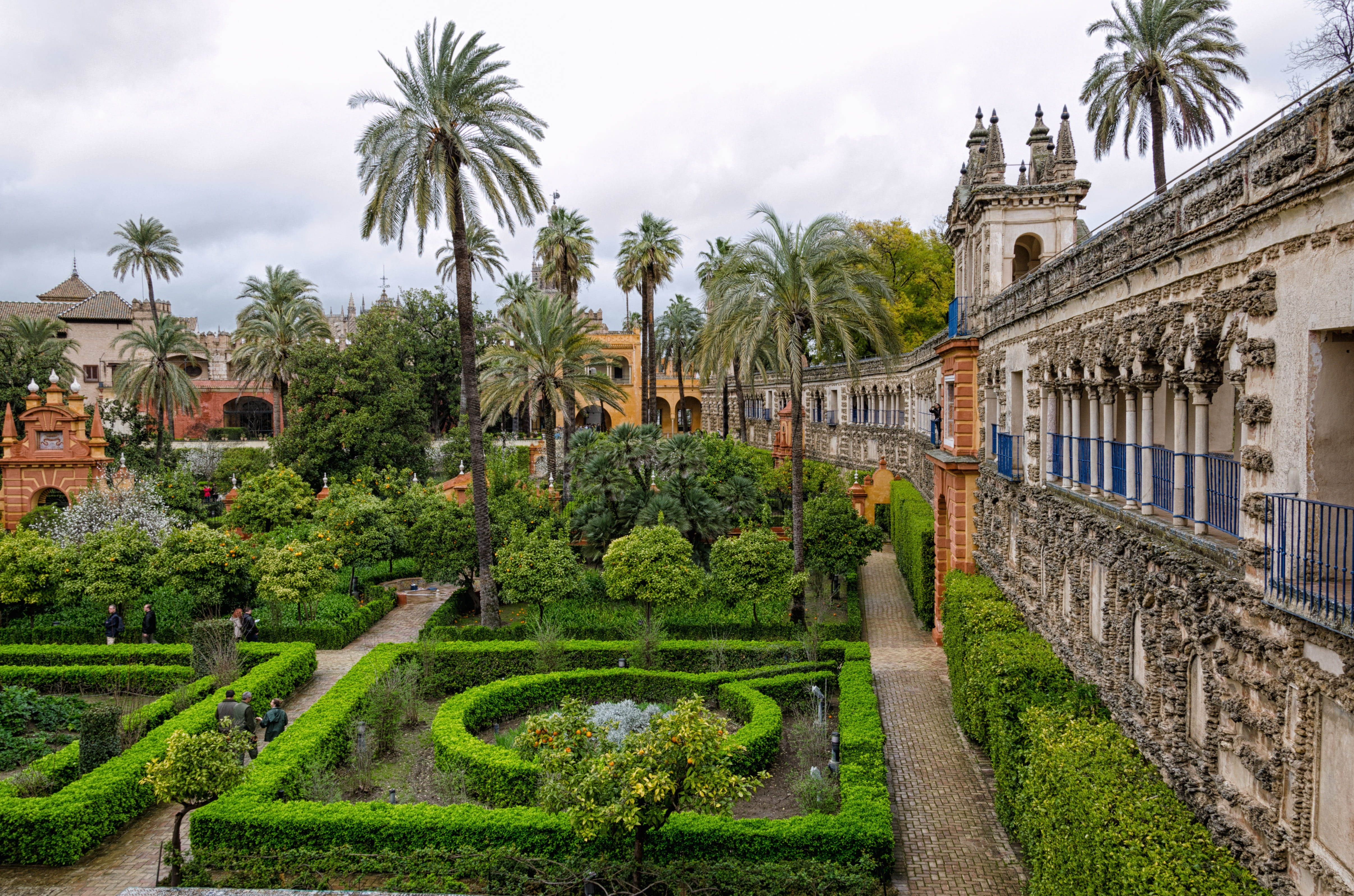 old, travel destinations, palm tree, outdoors, architecture, garden path, landmark, spain, grass, history, seville, place of worship, day, travel, outside, HD Wallpaper