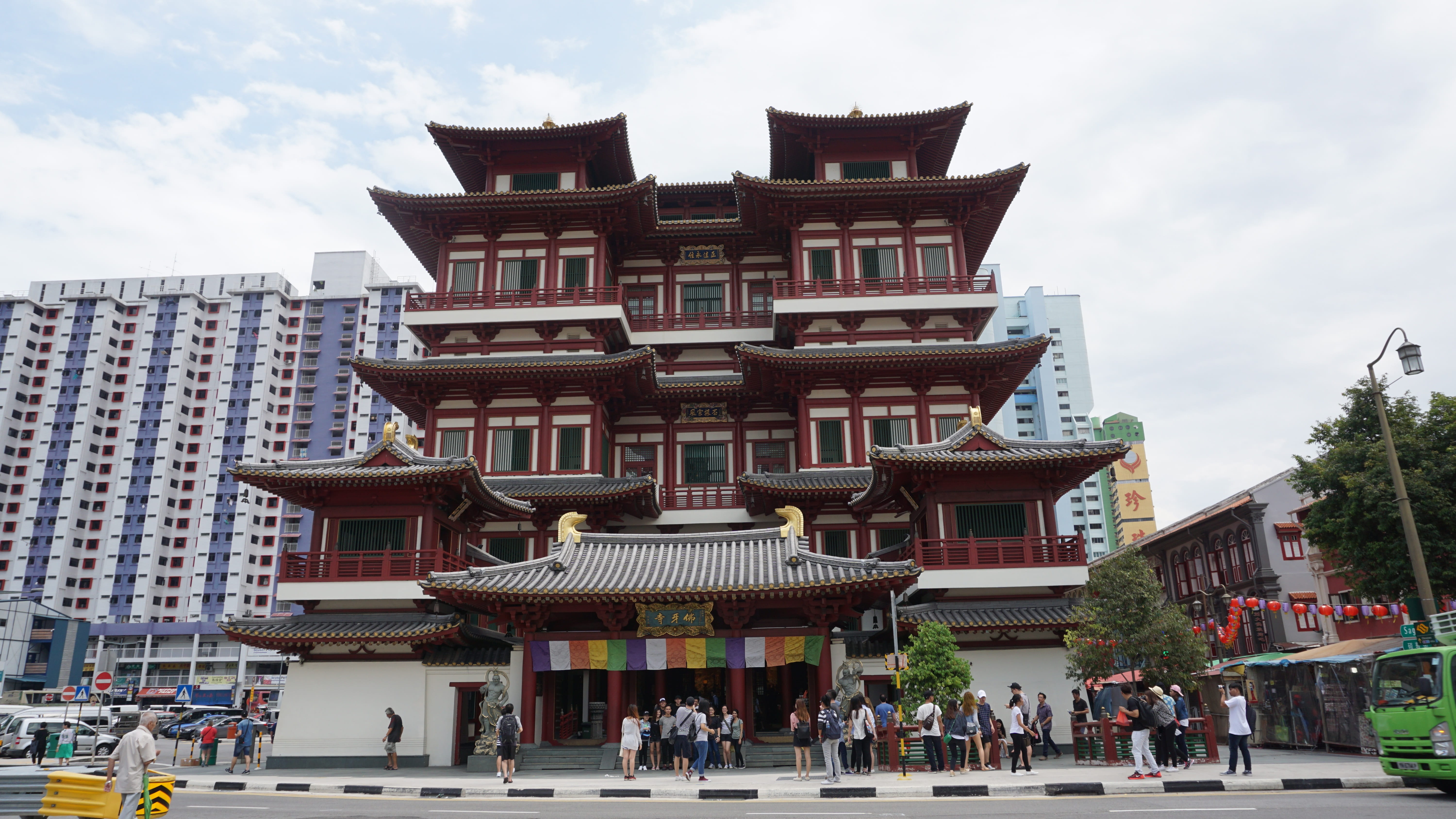 building, cloud - sky, belief, art and craft, nature, built structure, Budda, sky, group of people, incidental people, religion, building exterior, Chinatown, HD Wallpaper