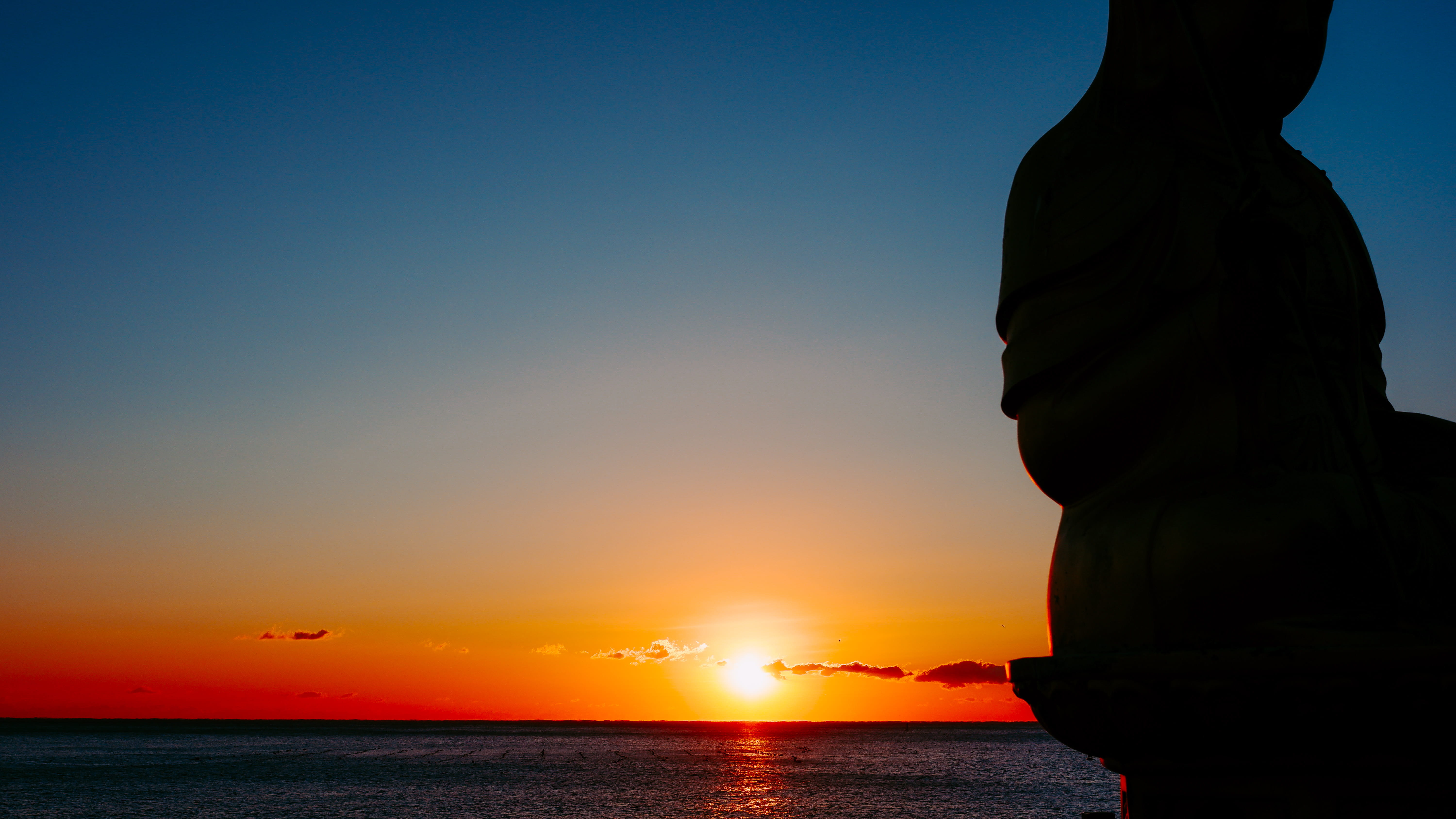 5K, one person, idyllic, copy space, nature, sky, tranquil scene, korea, budda, ocean, orange color, tranquility, water, haedong yonggungsa temple, horizon over water, HD Wallpaper