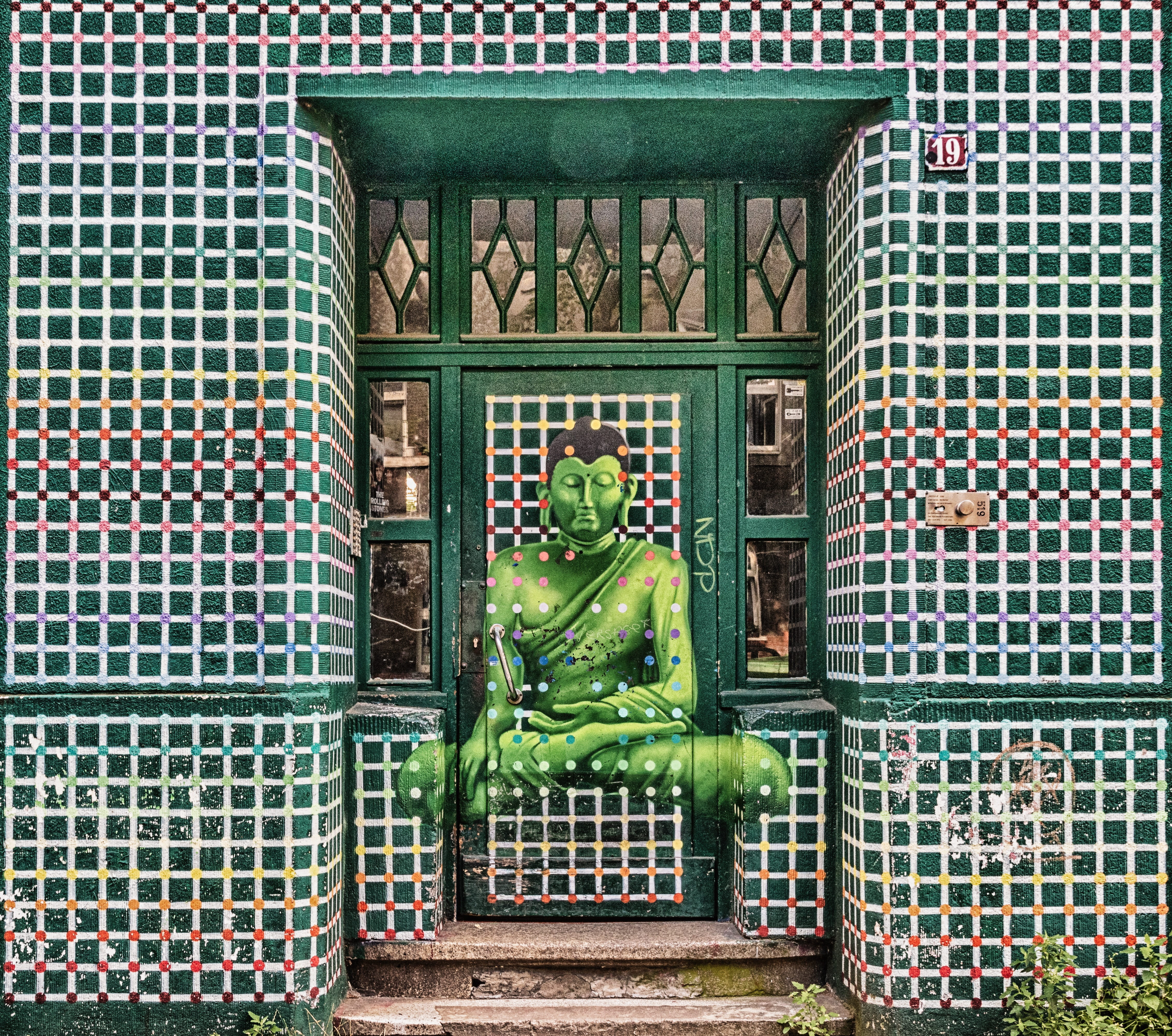 sculpture, portal, statue, gate, travel destinations, building, goal, male likeness, built structure, art and craft, 4K, place of worship, representation, HD Wallpaper