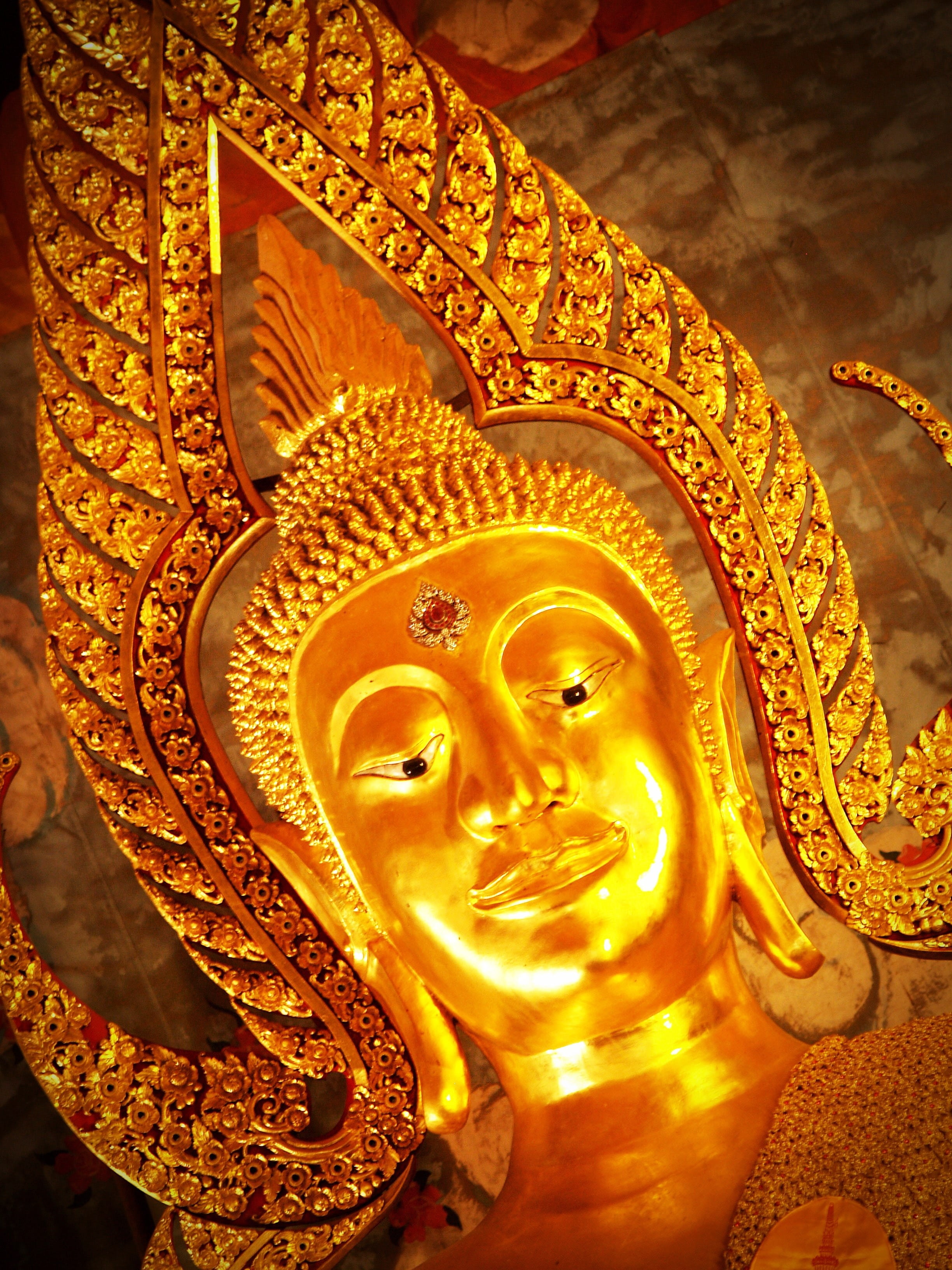 worship, sacred, buddha, male likeness, buddhist, gold, golden, isolation, silhouette, thailand, art and craft, no people, closeup, asia, serene, idol, Phone HD Wallpaper