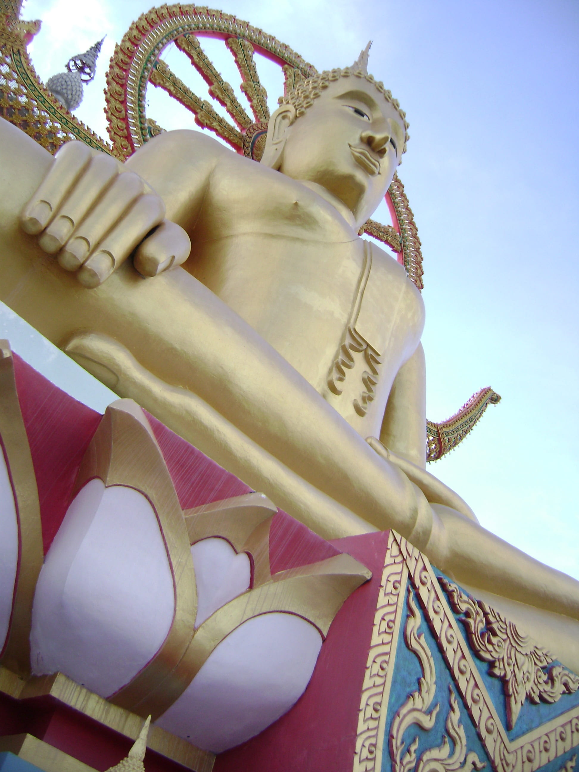 sculpture, ornate, buddhist, religion, craft, outdoors, belief, gold colored, low angle view, spirituality, thailand, temple, sky, creativity, art and craft, Phone HD Wallpaper
