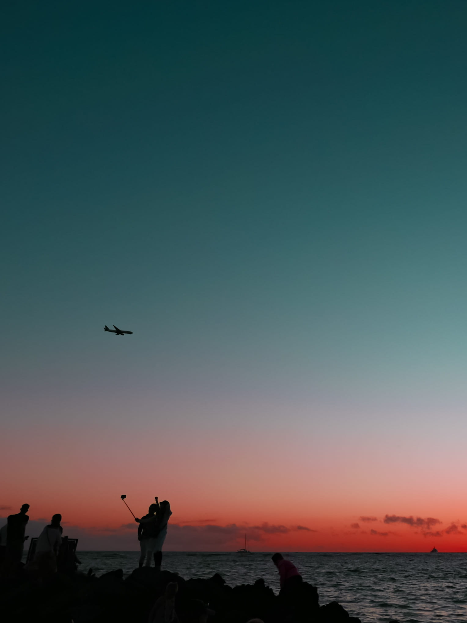 airplane, dusk, selfie, sky, water, looking up, orange color, lifestyles, outdoors, united states, gradient sky, horizon over water, people, body, hawaii, Phone HD Wallpaper