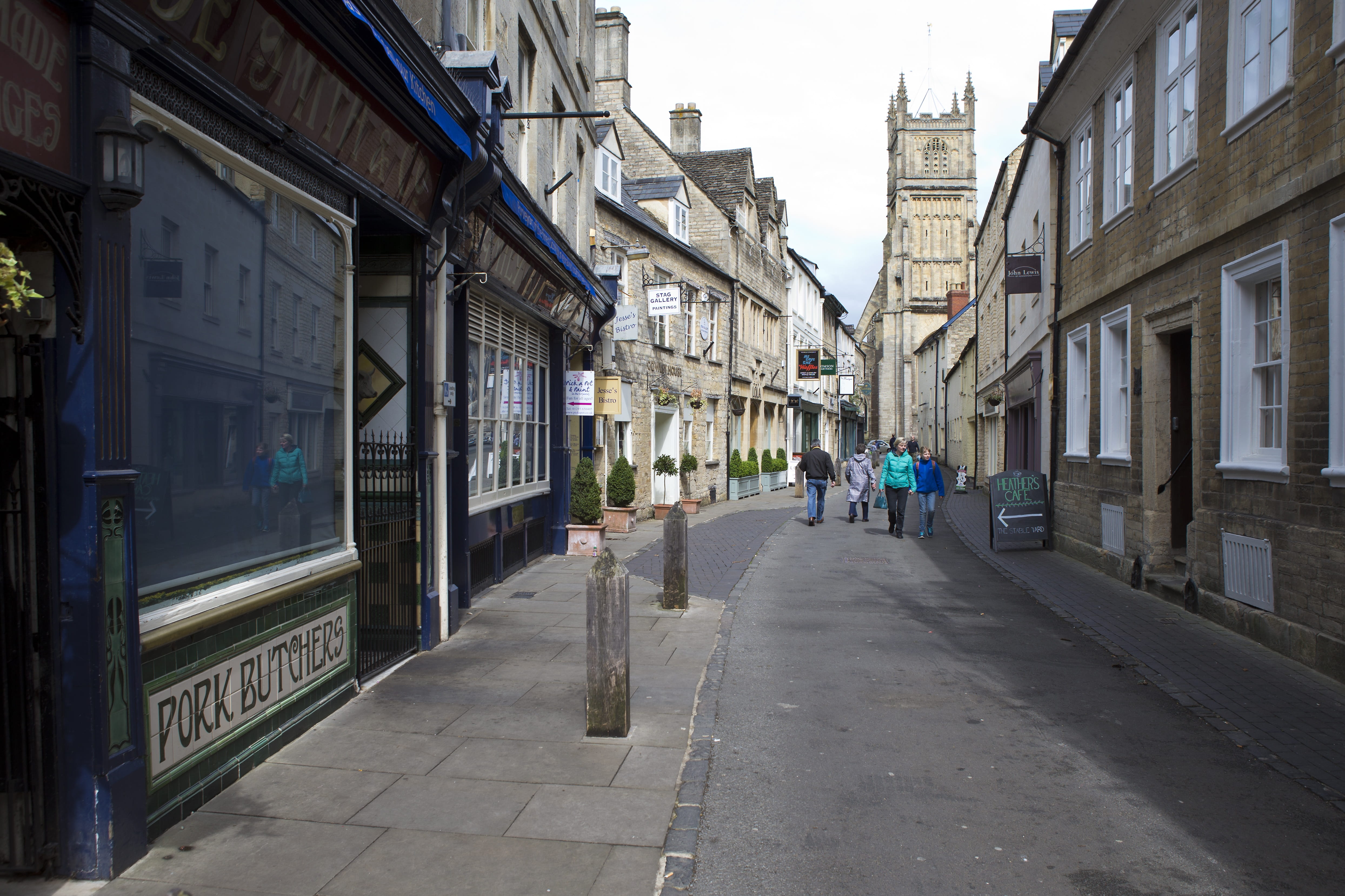 street scene, 4K, day, built structure, residential district, church tower, alley, vernacular, outdoors, the way forward, hanging signs, cirencester, butchers edwardian shopfront, HD Wallpaper