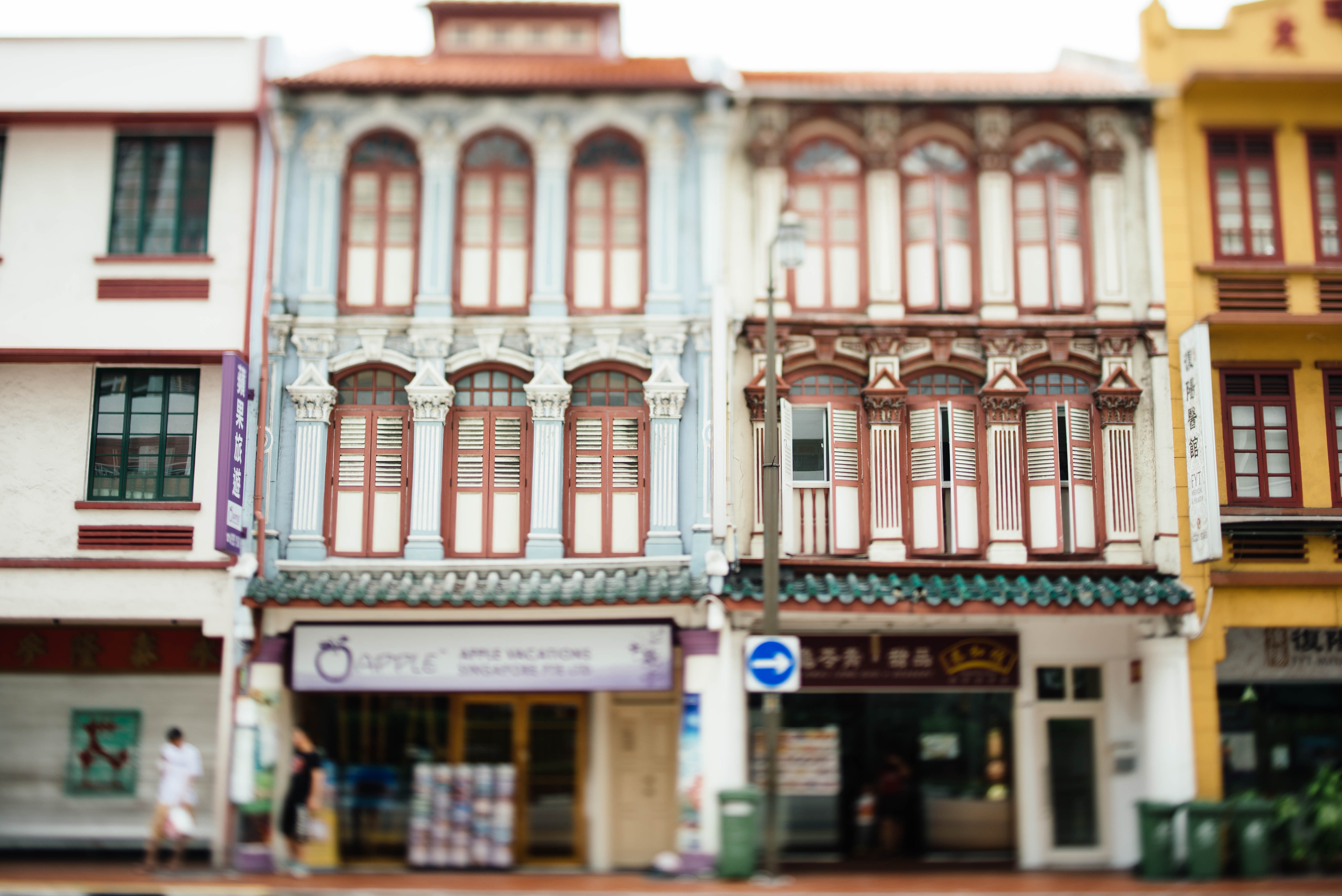 street, outdoors, white, building, photography, window, selective focus, shopfront, nature, 5K, town, low, architecture, facade, brown, sunlight, side by side, HD Wallpaper