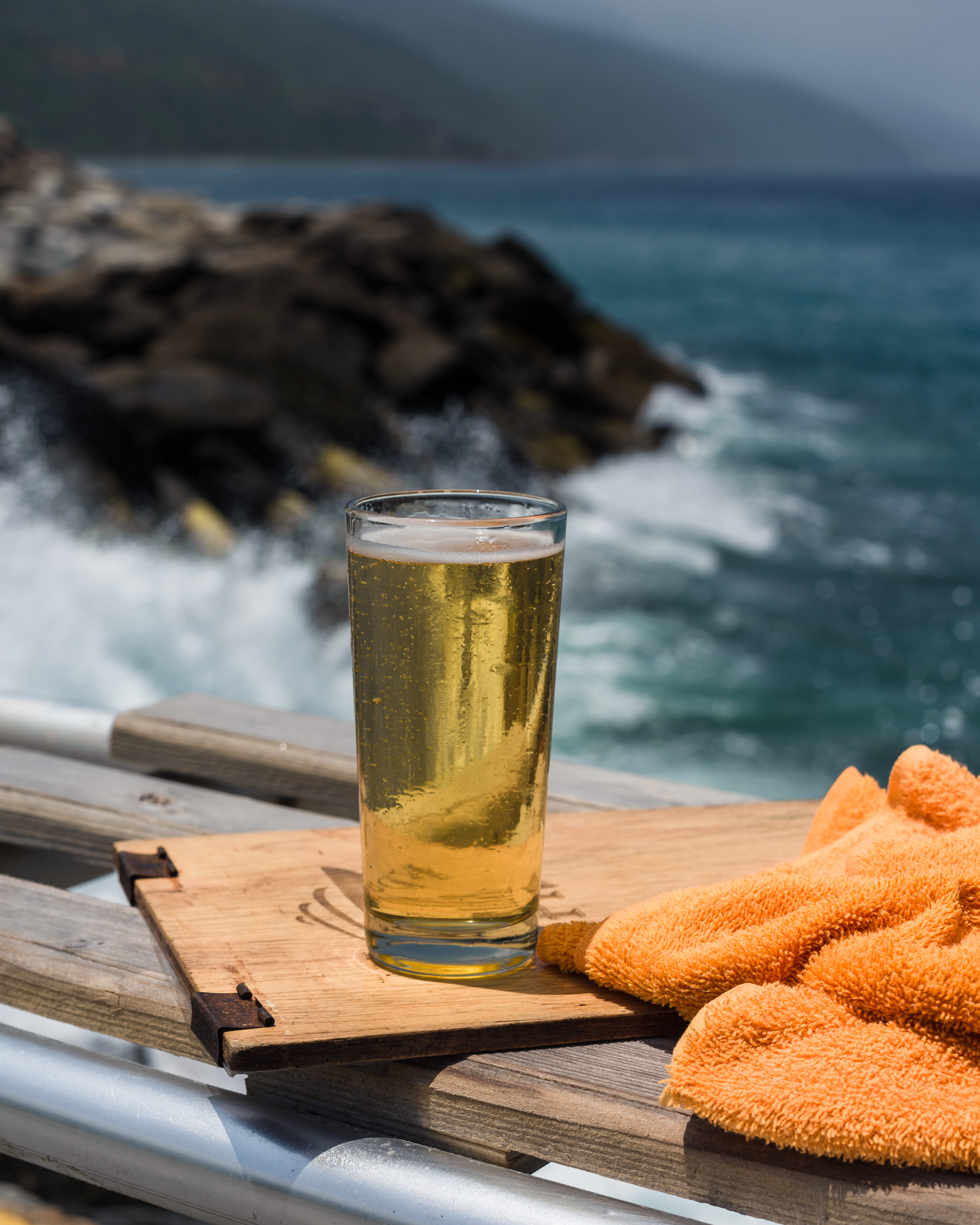 drinking, beach bar, lager, brown, water, summer, still life, towel, sea, board, liquid, drinking glass, nature, pilsner, beverage, food and drink, household equipment, Phone HD Wallpaper