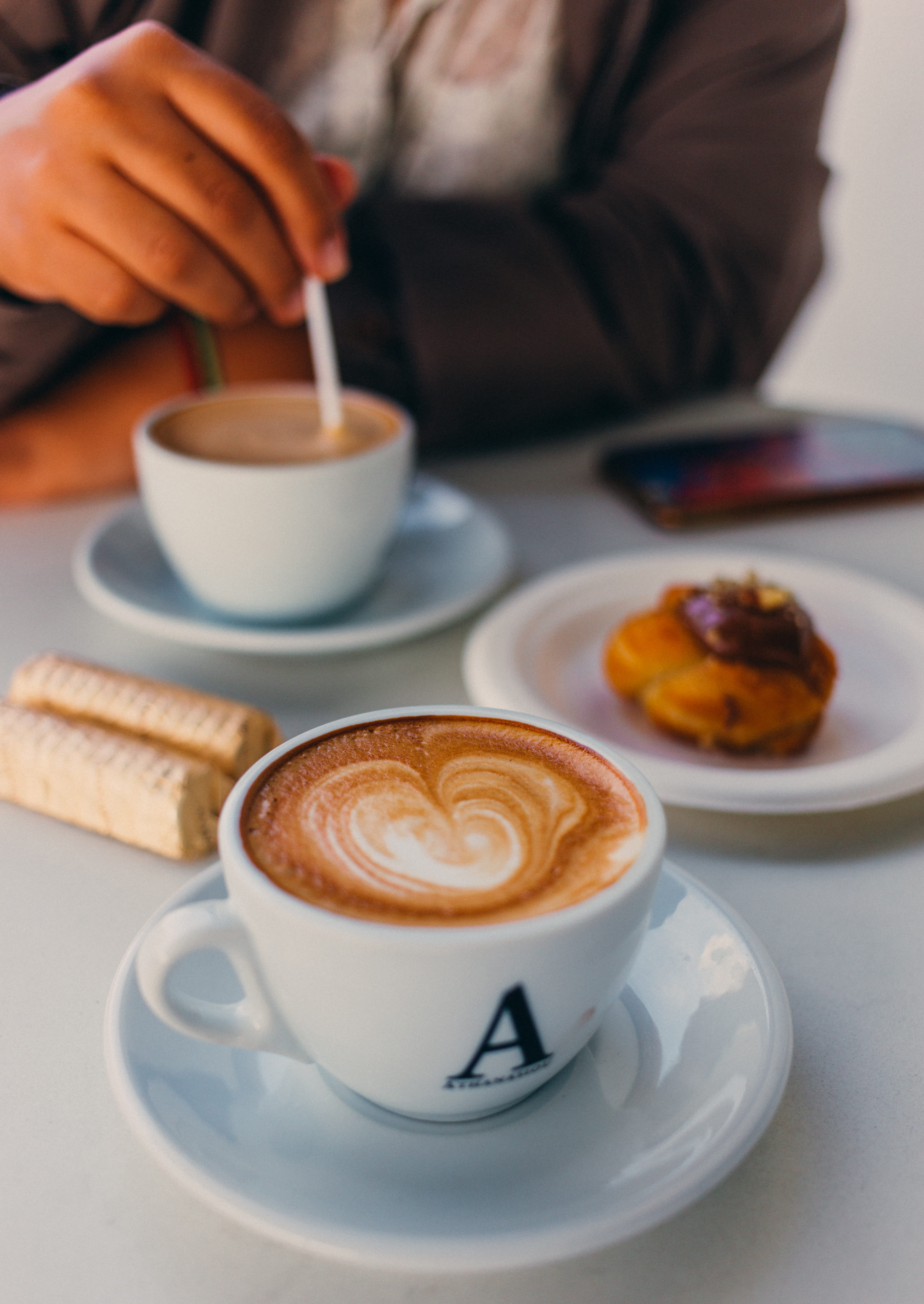 capuchino, panama city, mug, crockery, pastry, cappuccino, froth art, sweet, kitchen utensil, afternoon, shop, cup, hot drink, candy, nutella, food and drink, Phone HD Wallpaper