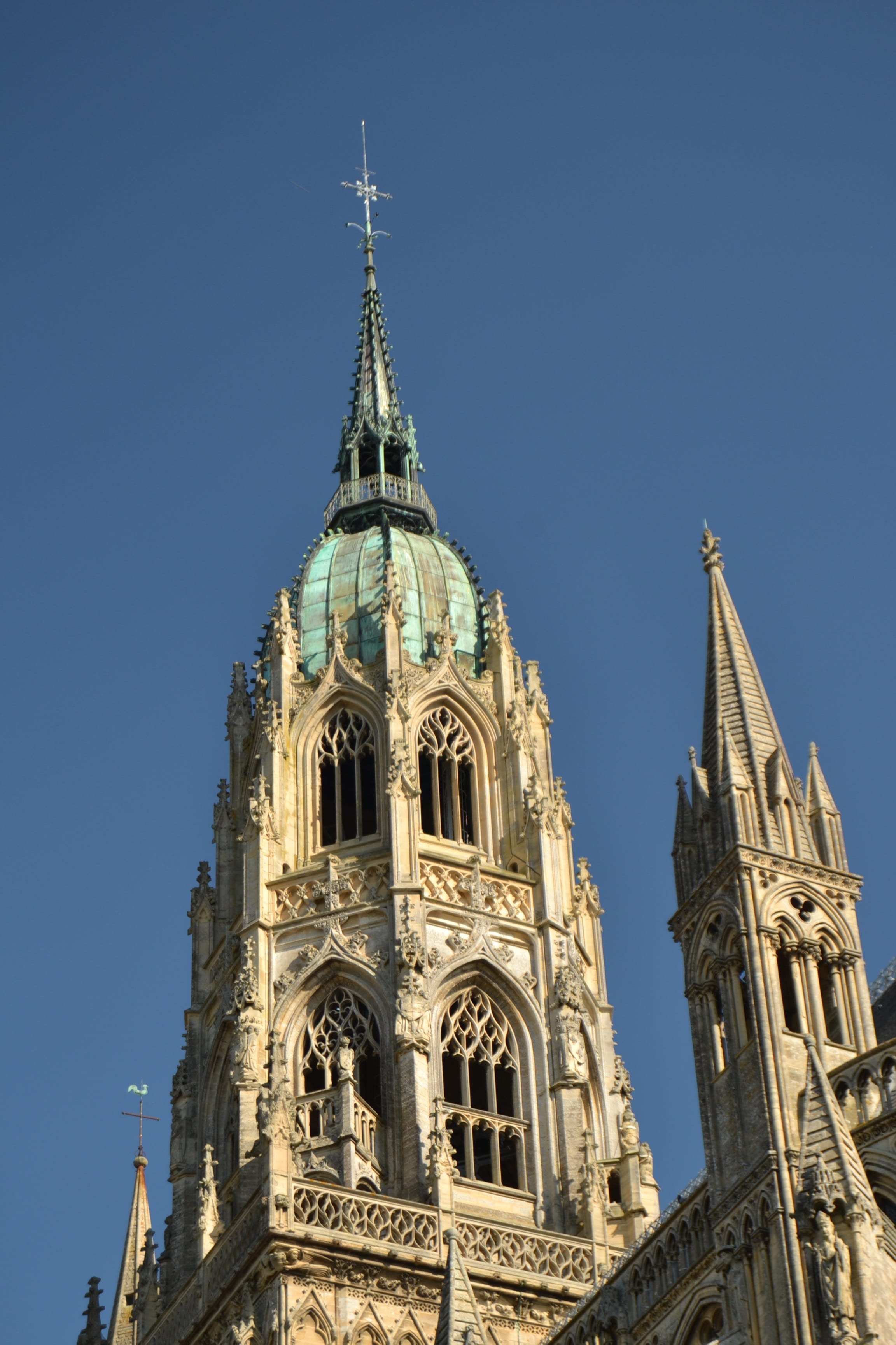 spire, historic city, sky, building exterior, temple, building, bayeux, built structure, gothic style, notredam, spirituality, religion, outdoors, place of worship, Phone HD Wallpaper