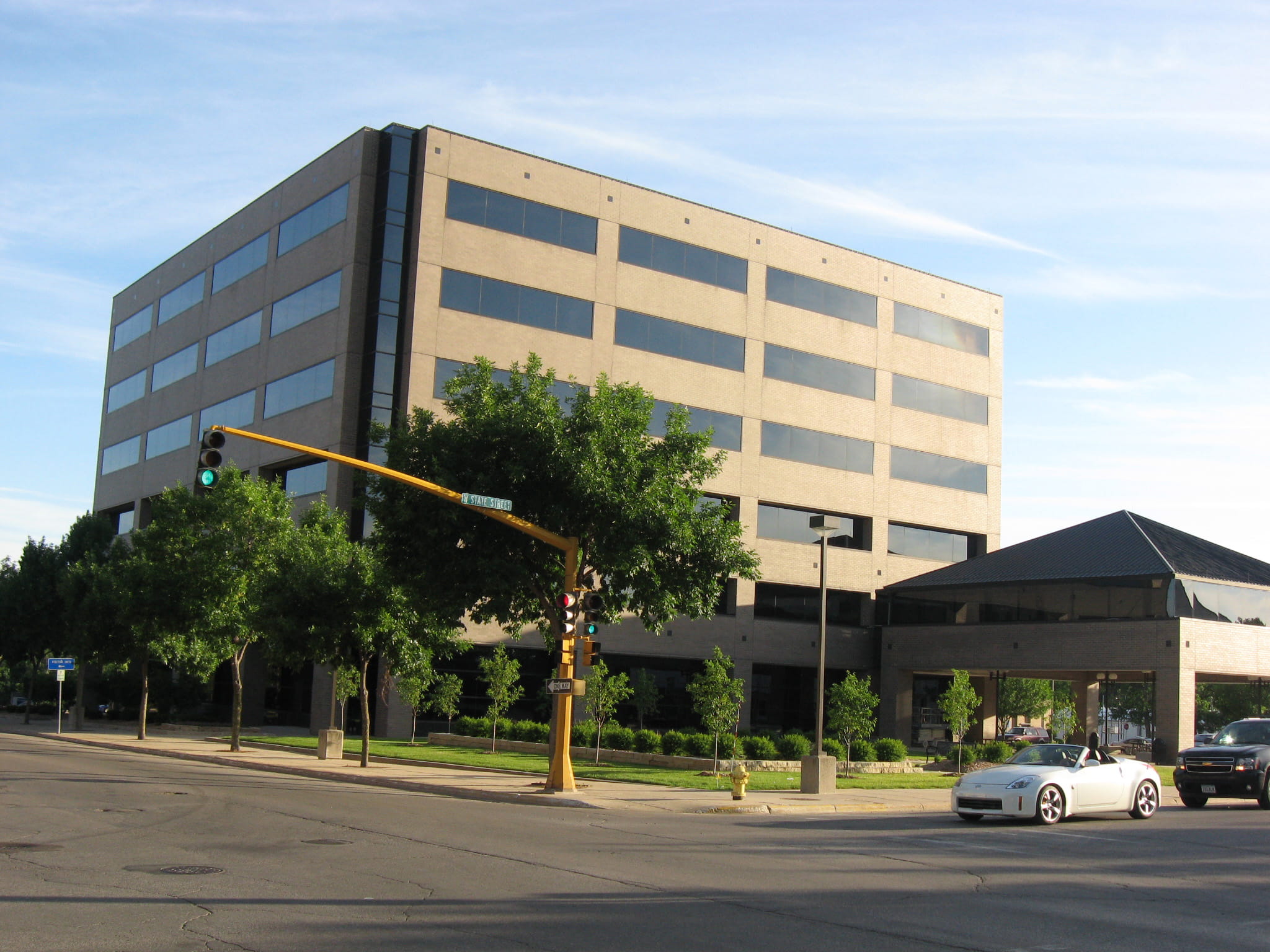 Building, place of work, office building exterior, building Exterior, no people, mason city, Principal Financial Group, land vehicle, city, public domain, HD Wallpaper
