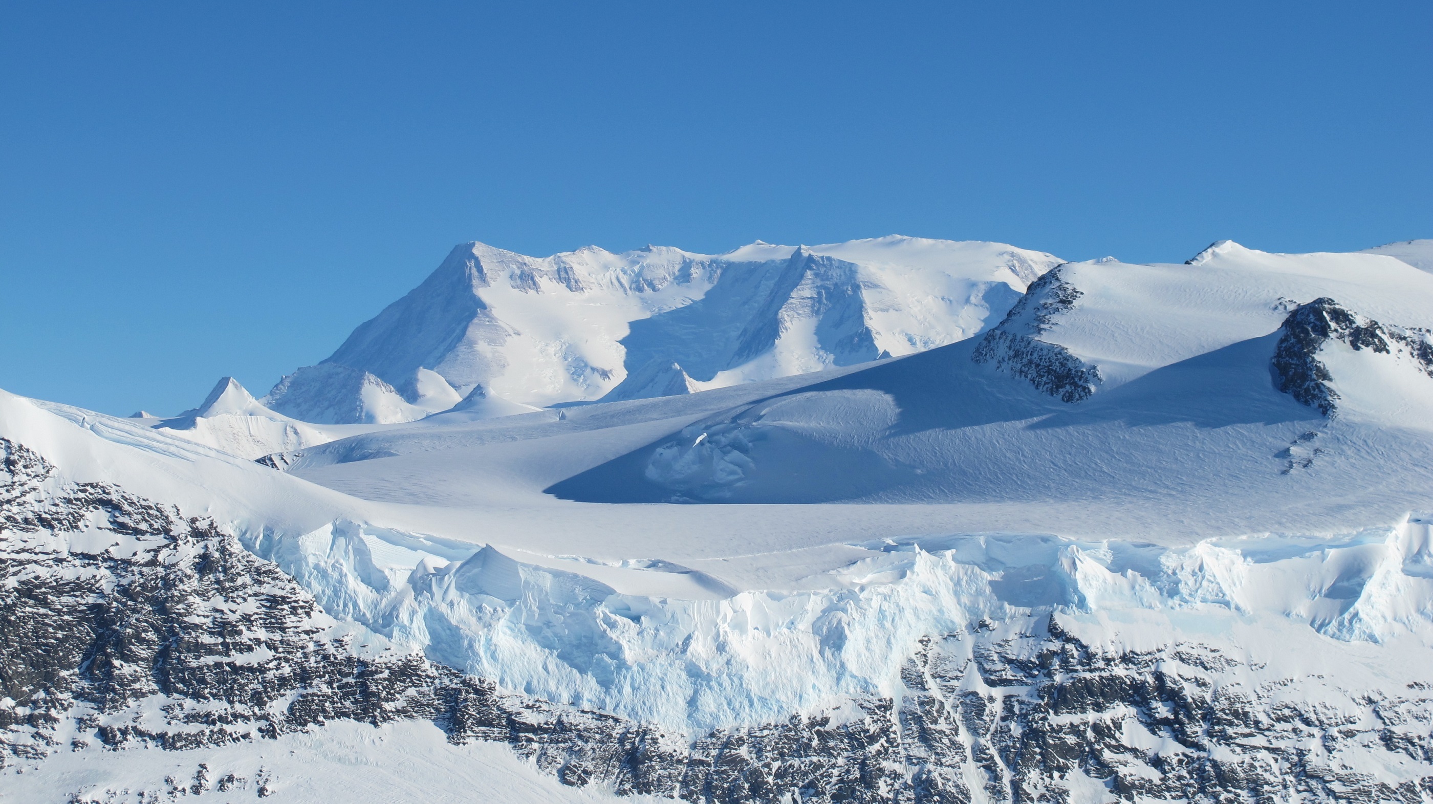 sky, mountain, tranquil scene, frozen, mountain range, south pole, snow, cold temperature, antarctica, beauty in nature, no people, snowy, nature, ellsworth mountain range, HD Wallpaper