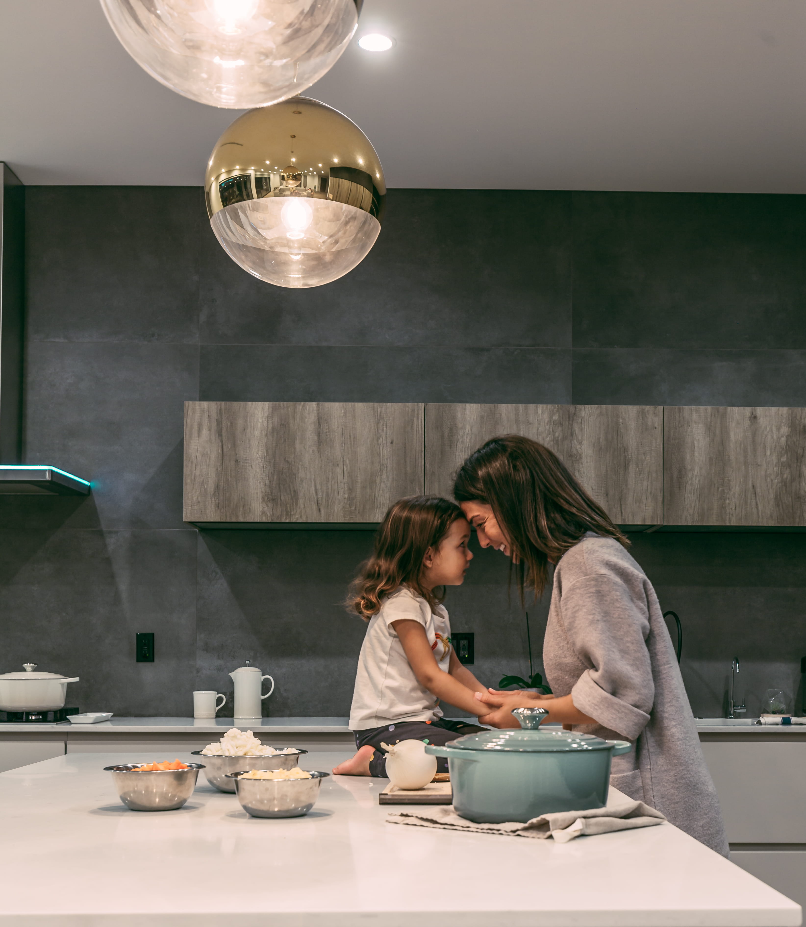 women, family, waist up, adult, room, cafeteria, mother and daughter, mother, food court, food, le creuset, table, kitchen, pottery, lifestyles, togetherness, Phone HD Wallpaper