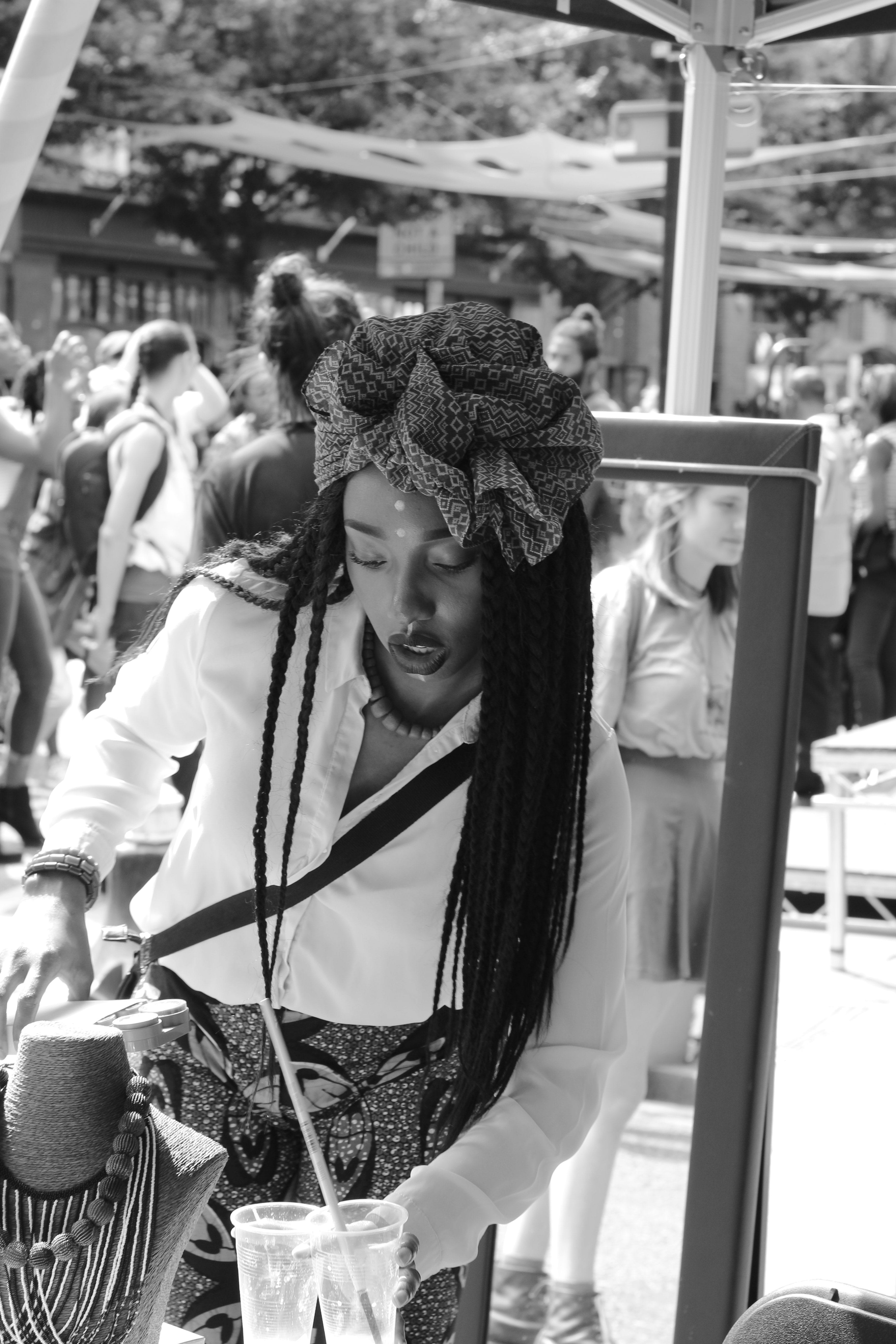 stock, veil, hot, young, real people, happiness, 5K, indoors, looking, fashion, emotion, black-and-white, young women, wear, incidental people, smiling, Phone HD Wallpaper