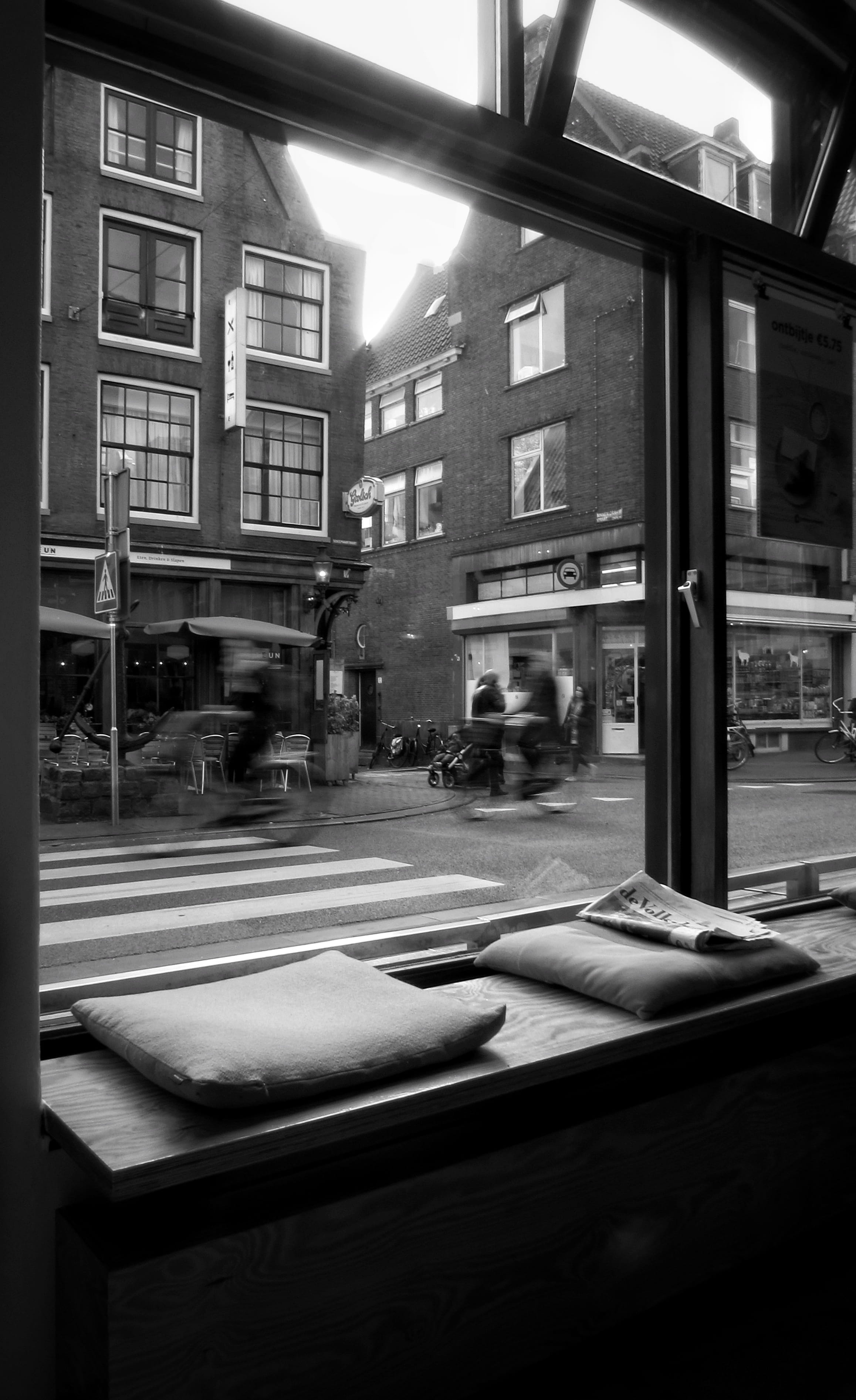 street, outdoors, car, netherlands, building exterior, coffee shop, city, built structure, incidental people, bikes, communication, cafe, road, transportation, Phone HD Wallpaper