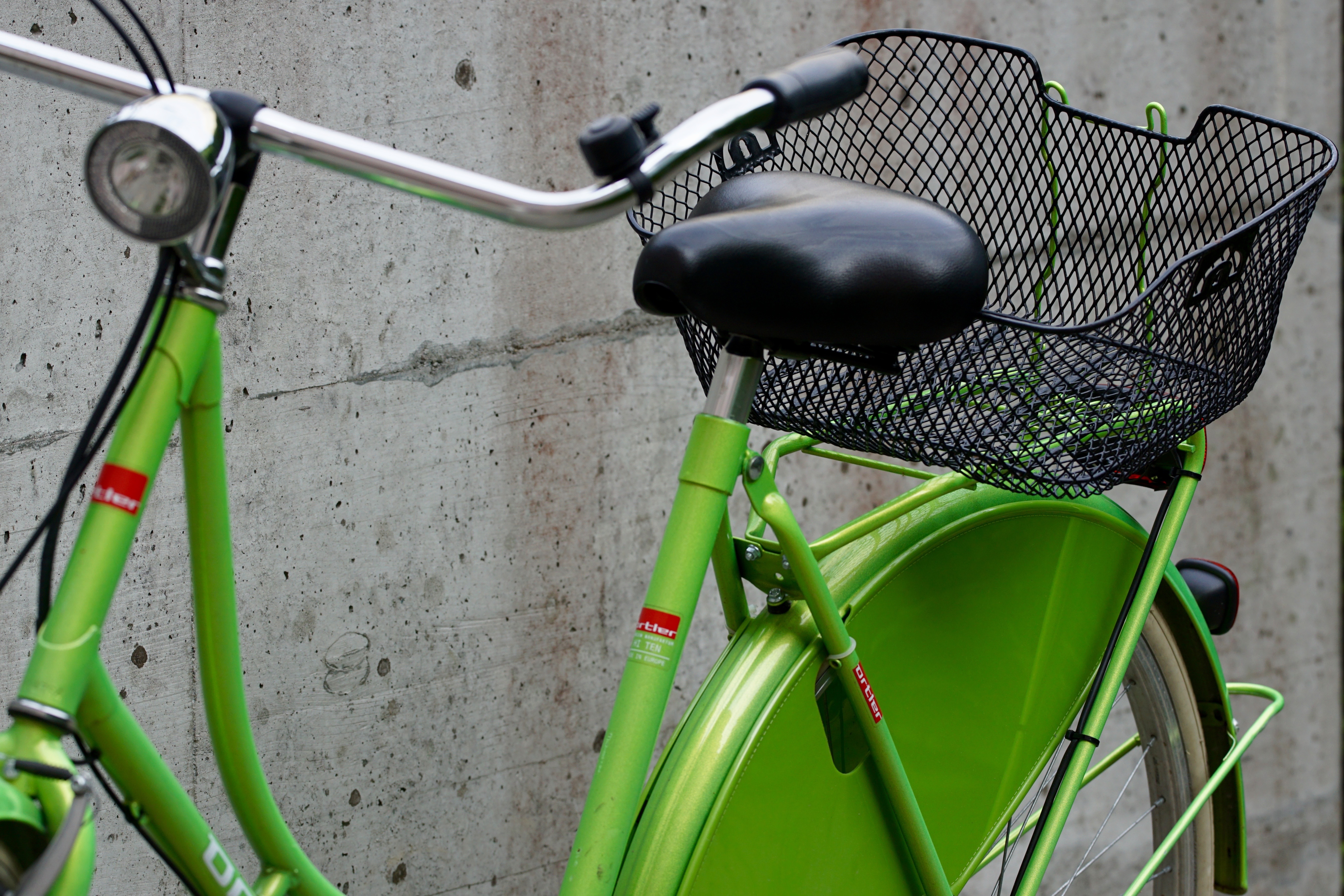 stationary, bicycle basket, saddle, mode of transportation, outdoors, metal, high angle view, bicycle, step, basket, transportation, land vehicle, close-up, HD Wallpaper