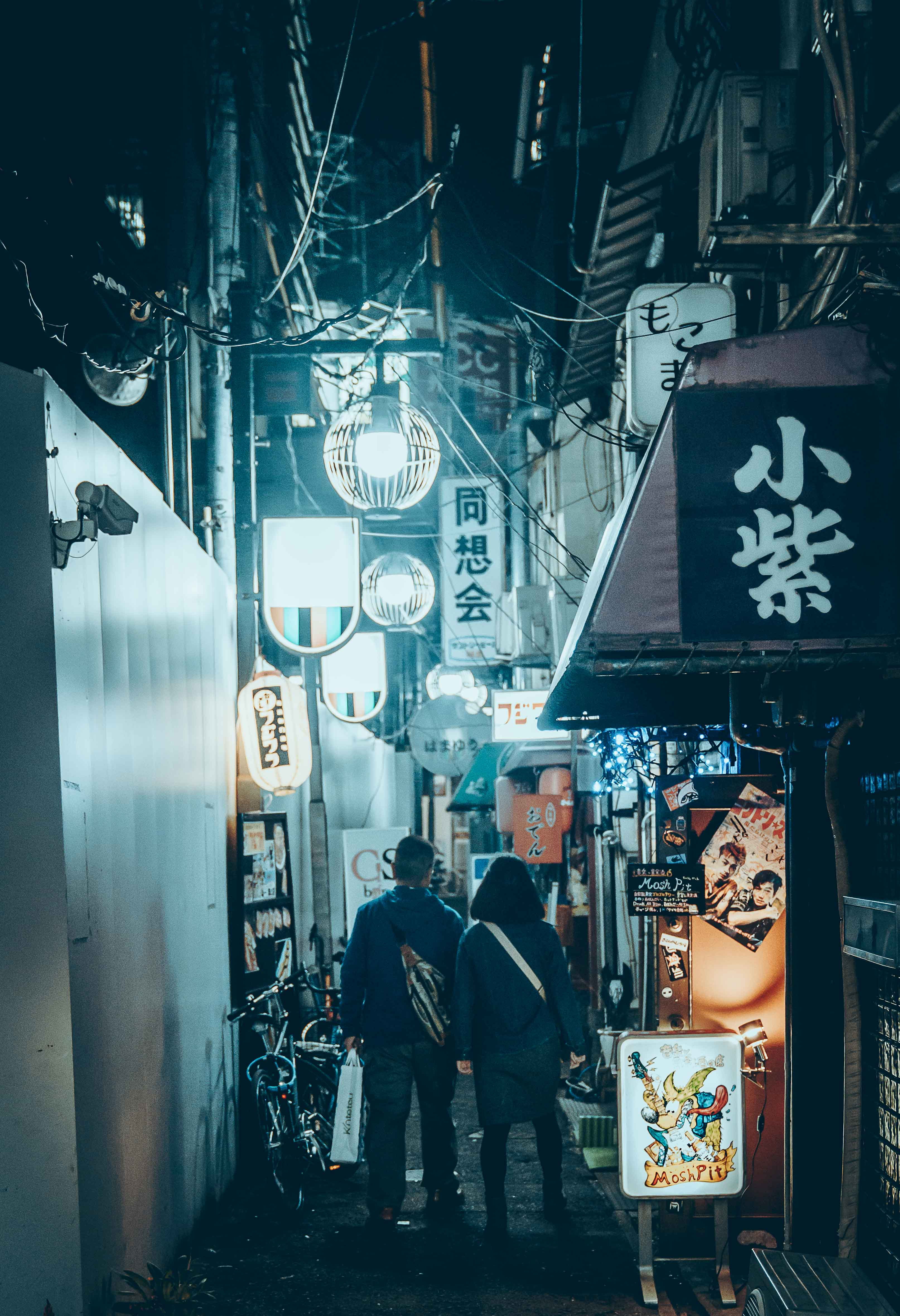 shop, vehicle, walking, 4K, night, coat, communication, near, apparel, lighting equipment, nighttime, kiosk, architecture, bazaar, illuminated, people, Phone HD Wallpaper