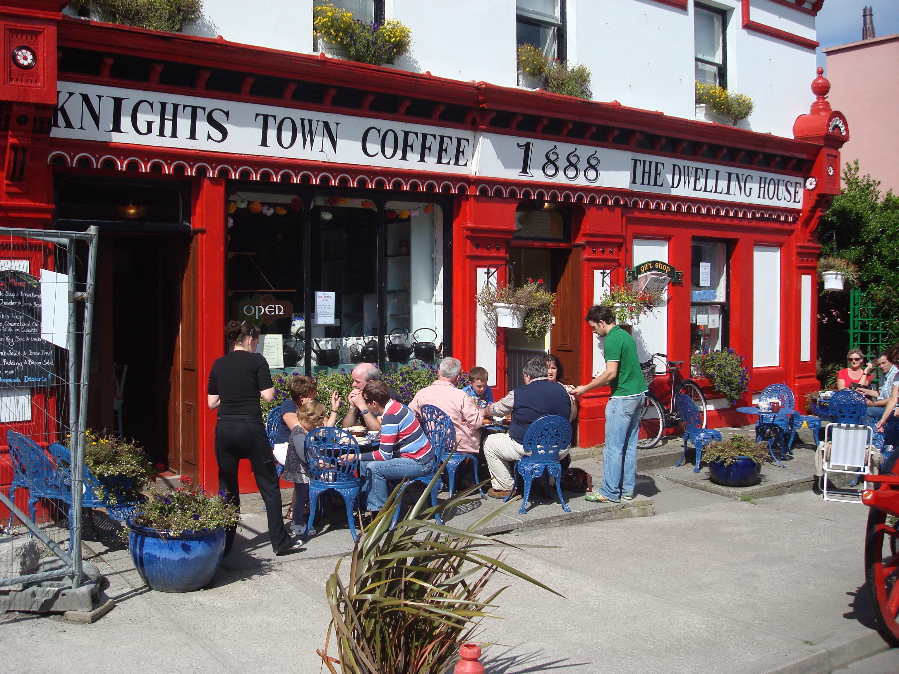 architecture, western script, plants, script, town, summer, coffee, day, ireland, sidewalk, adult, city, customers, building, buildings, built structure, HD Wallpaper