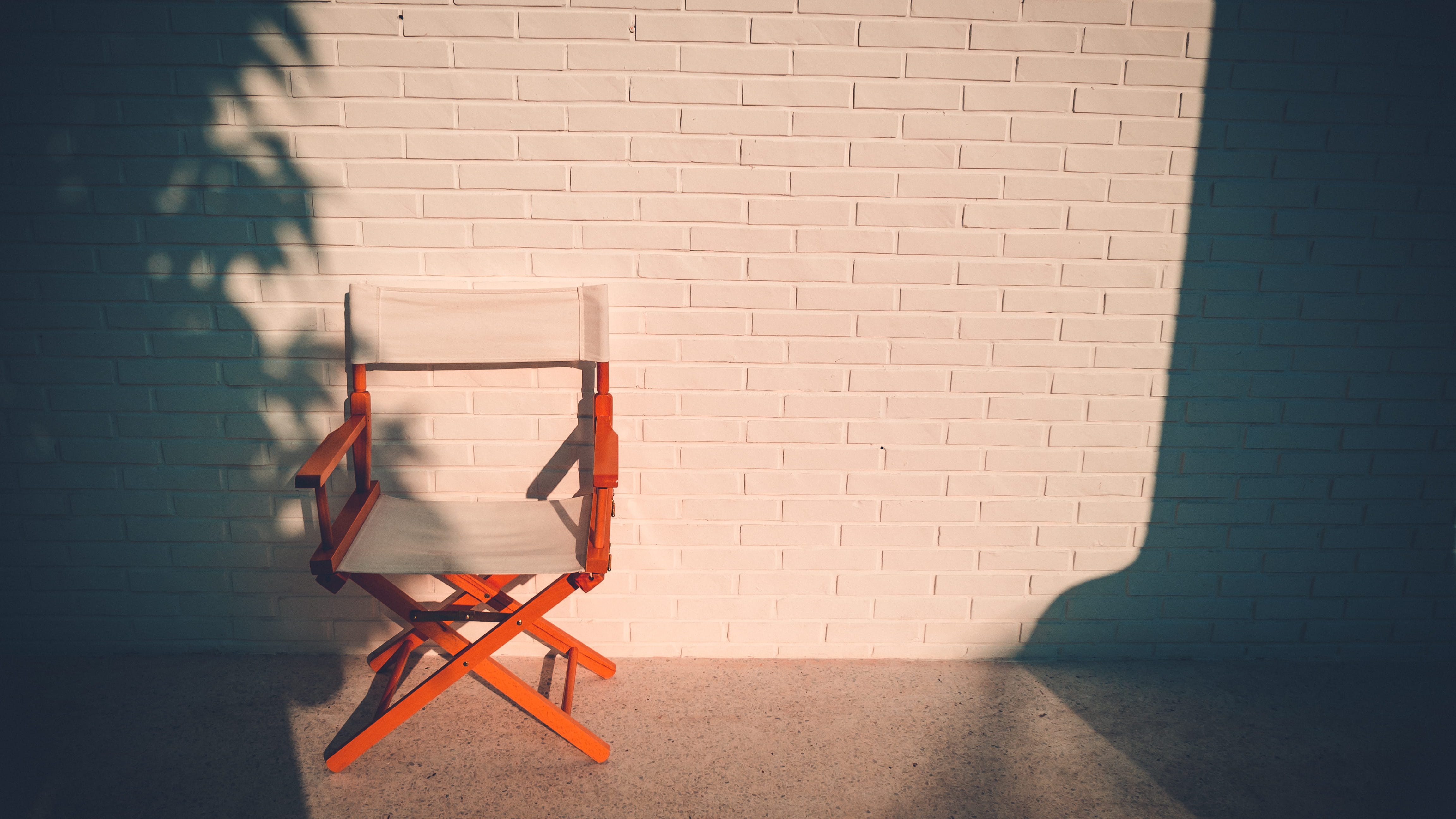 sunlight, seat, building exterior, brick, sidewalk, no people, ornament, chair, wooden, ikebana, built structure, sunny, red, jar, walkway, pottery, brick wall, HD Wallpaper
