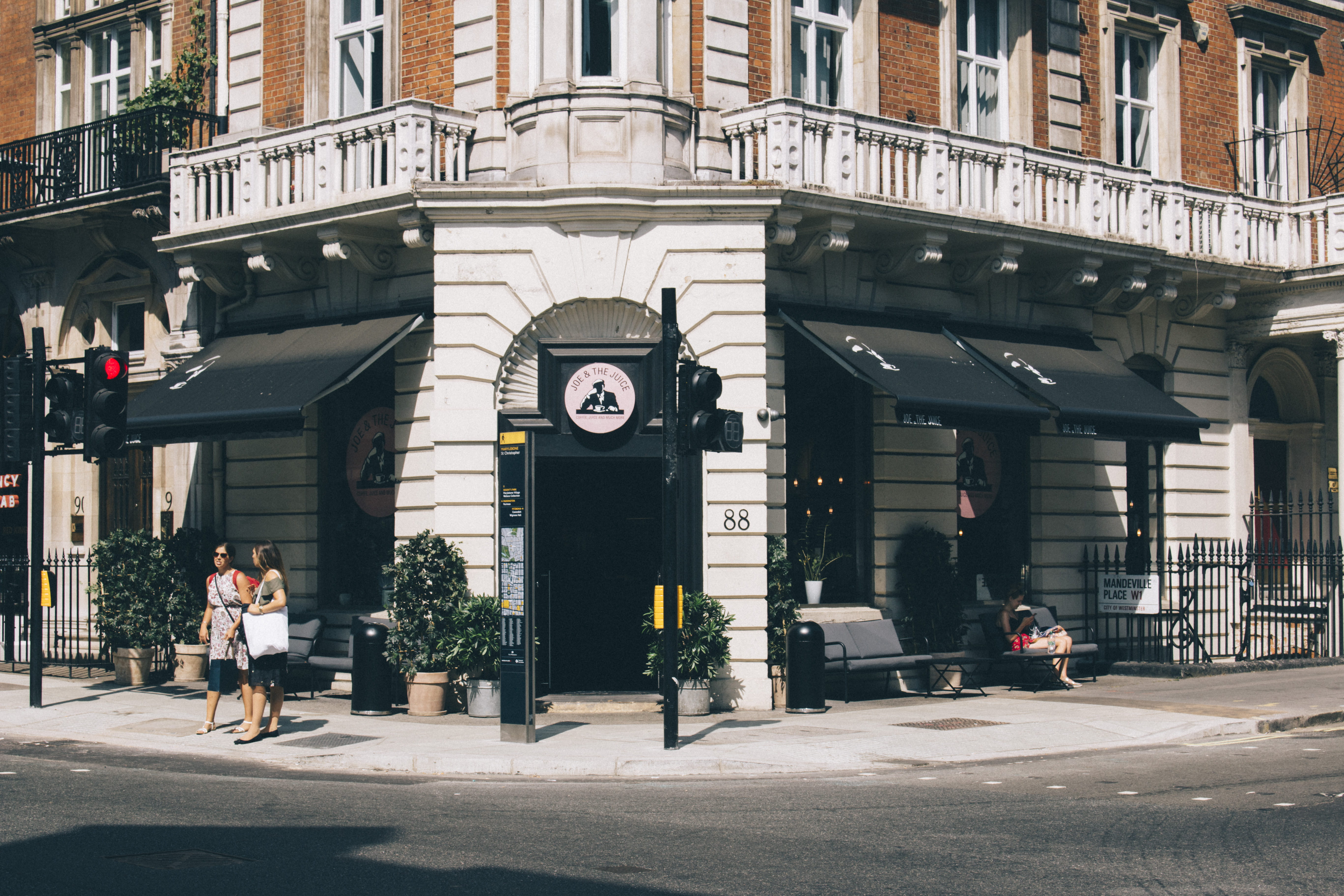 history, concrete, person, urban, facade, street, white, tourist, seat, travel Destinations, tourism, architecture, outdoors, uSA, shop, old, city, front, HD Wallpaper