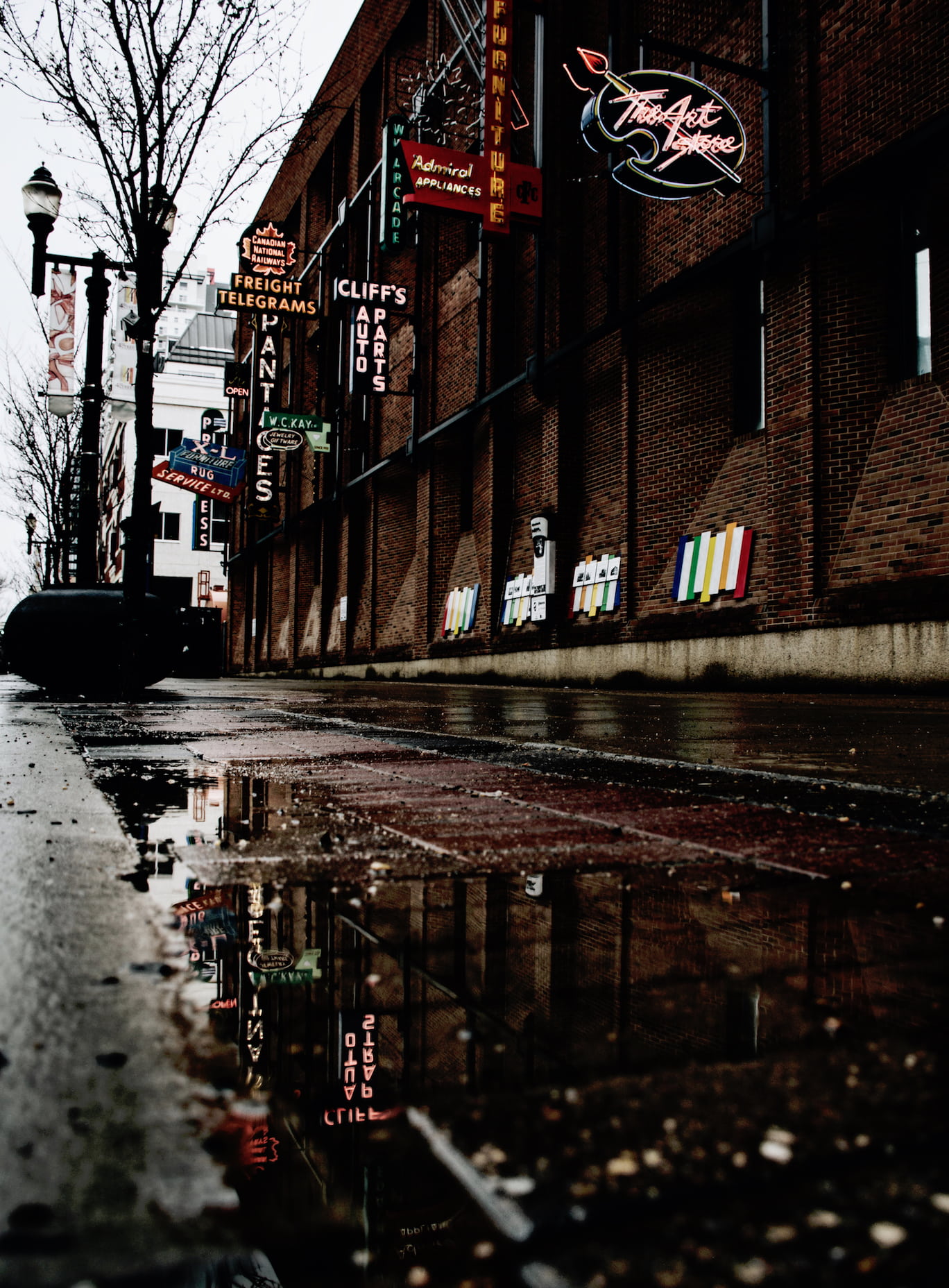 no people, brown, photography, canal, closeup, tree, rain, concrete, building, architecture, reflection, building exterior, wet, rainy season, stores, road, Phone HD Wallpaper