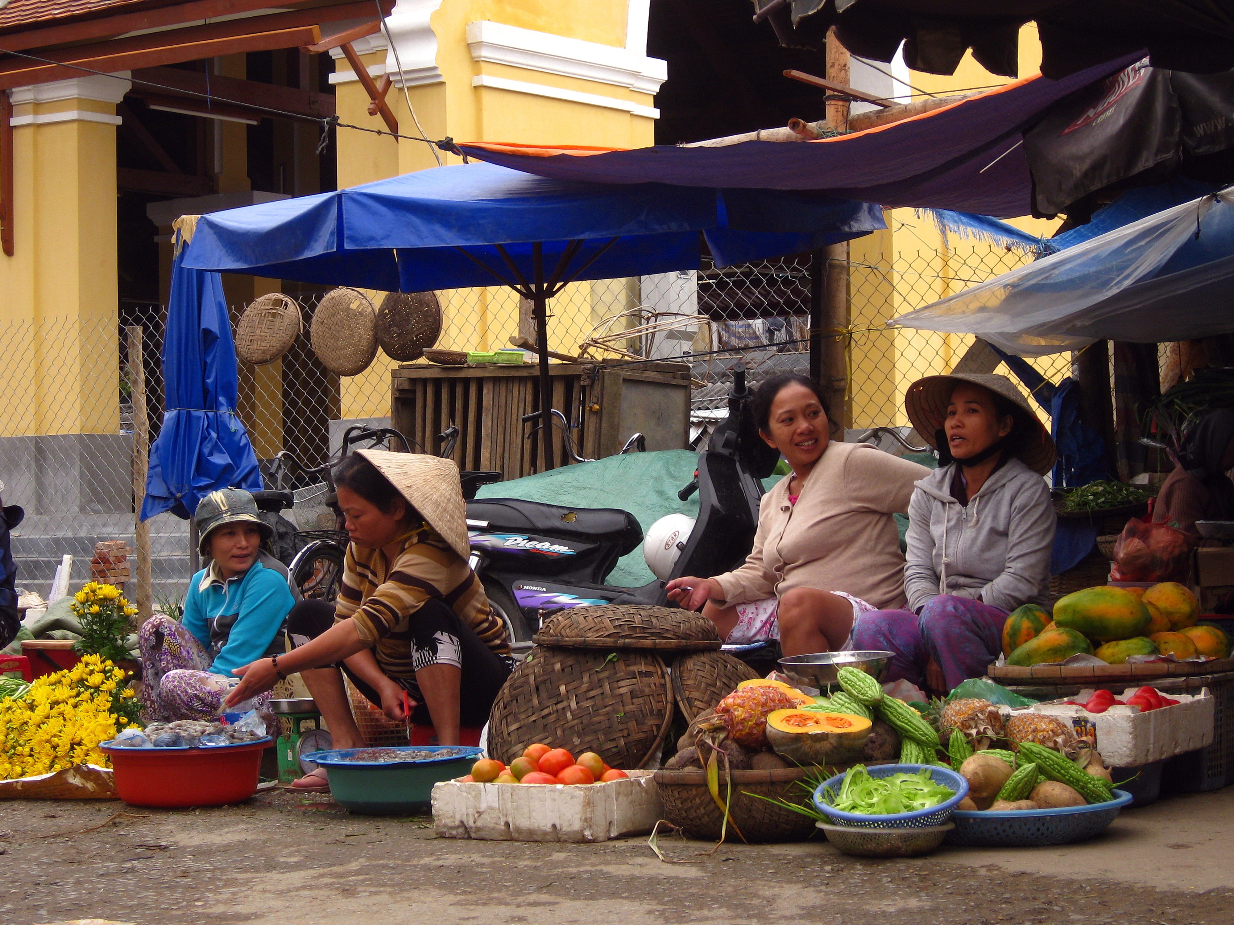 consumerism, outdoors, market vendor, market, street, day, group of people, for sale, vietnamese, vegetable, vietnam, traditional, men, sale, adult, food, HD Wallpaper