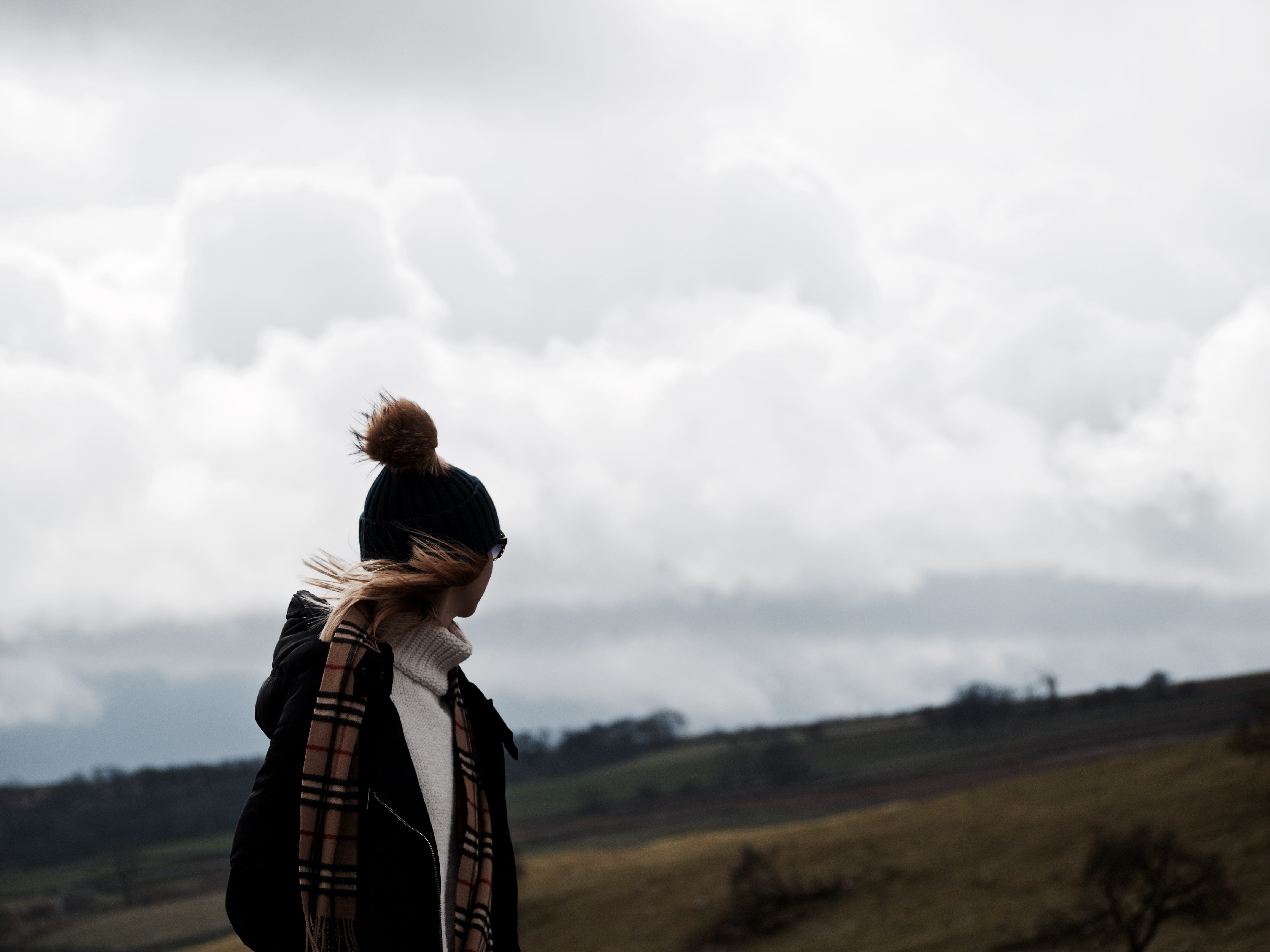 prairie, back, female, outdoors, grass, landscape, day, fall, rear view, three quarter length, scenics - nature, people, hat, person, casual clothing, positive emotion, HD Wallpaper