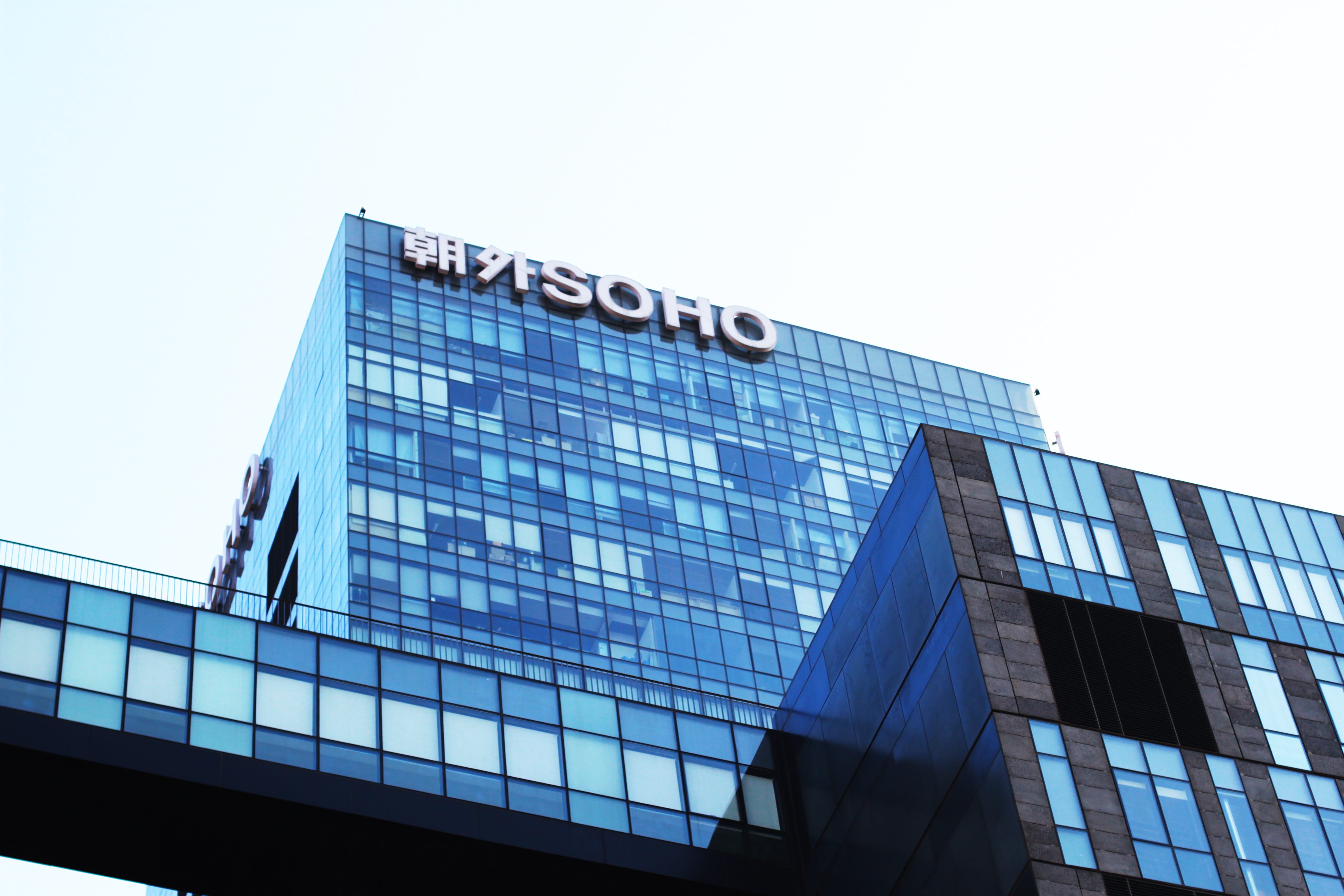 no people, 4K, Modern, built structure, business, office, skyscraper, sky, office building exterior, glass - material, architecture, building exterior, HD Wallpaper