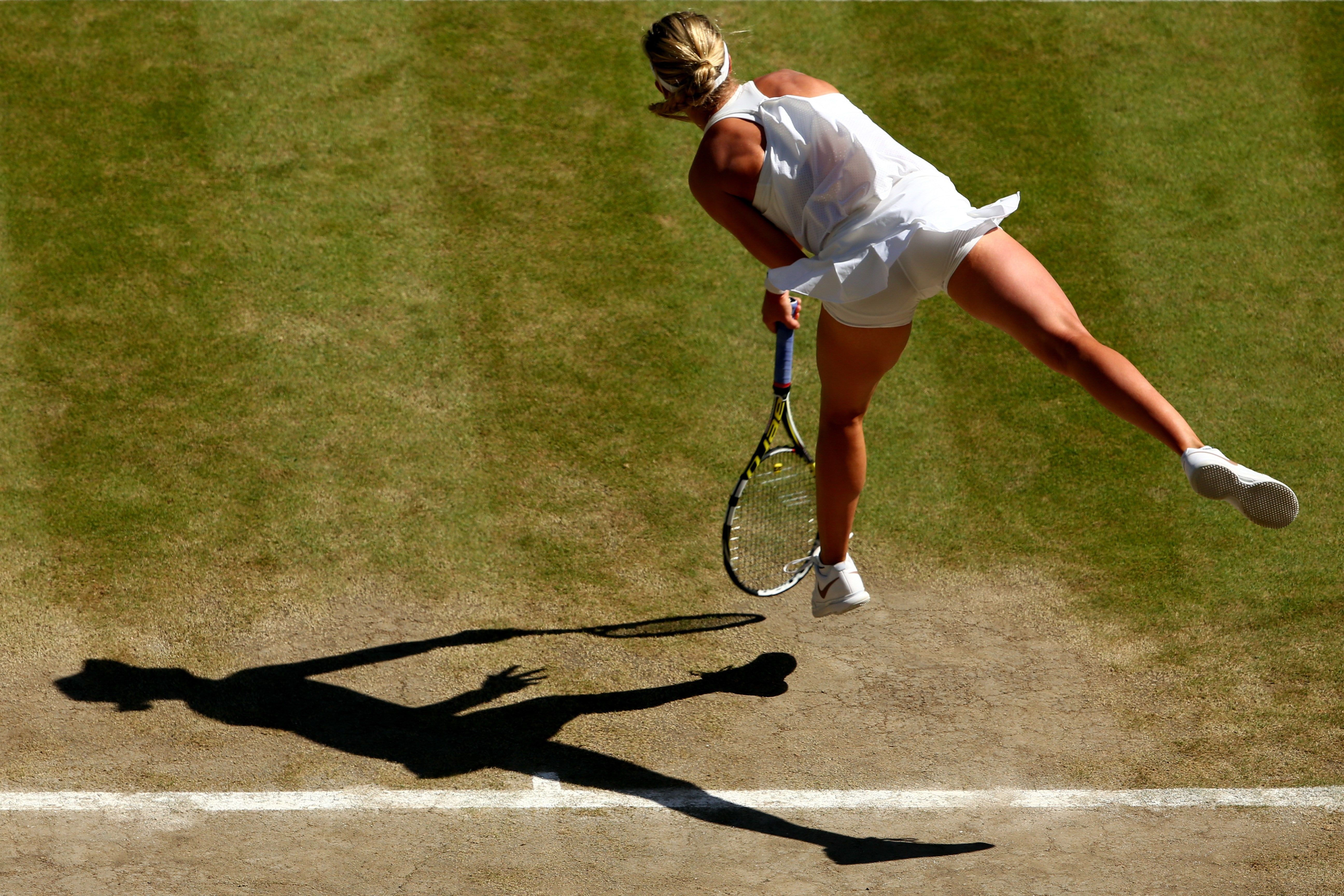 tennis racket, day, real people, shadow, sunlight, casual clothing, hitting, racket, nature, full length, playing, leisure activity, sport, one person, HD Wallpaper