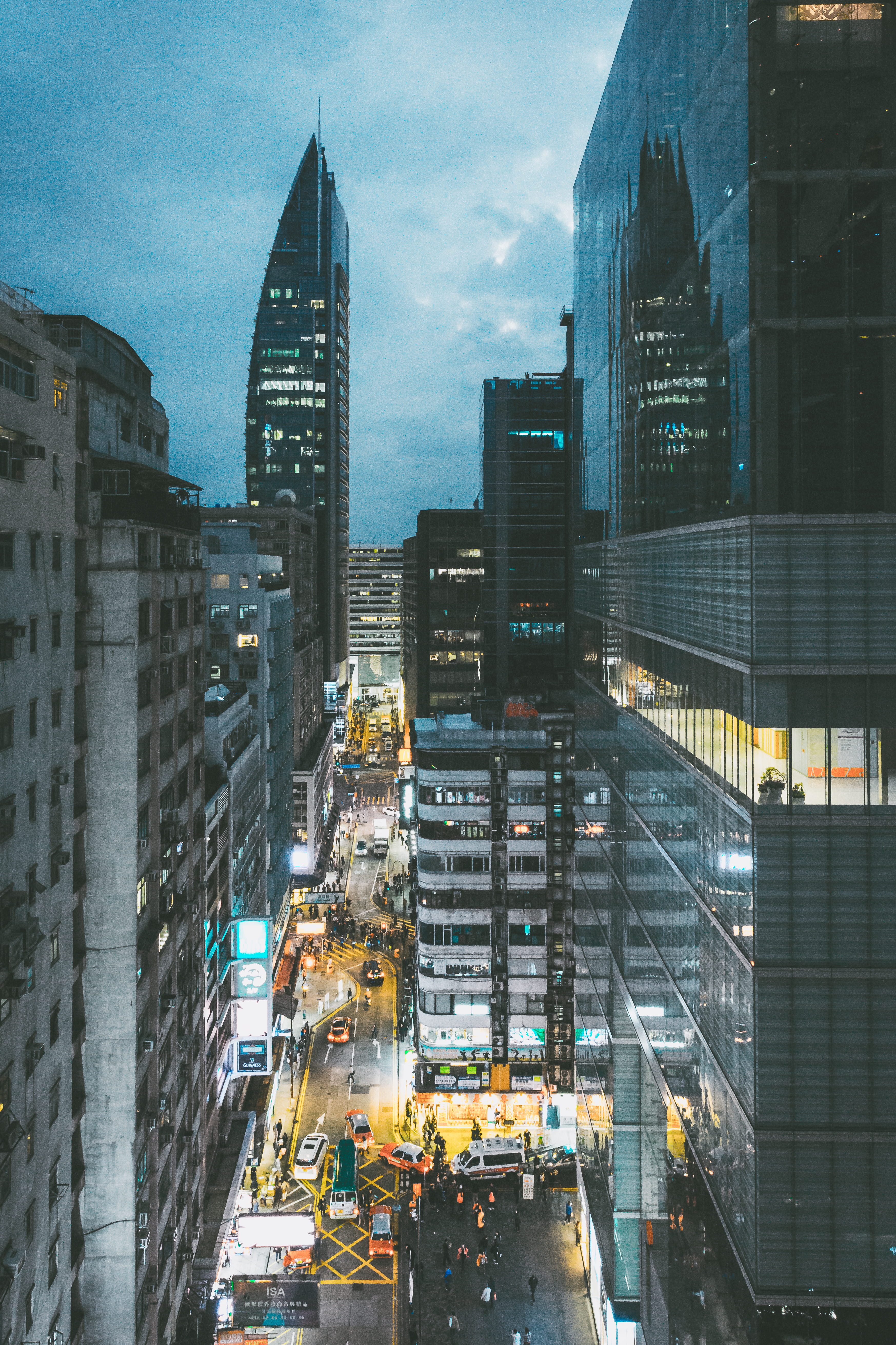 built structure, building exterior, evening, urban, hong kong, office building exterior, skyscraper, asia, night, buildings, cityscape, glass - material, Phone HD Wallpaper