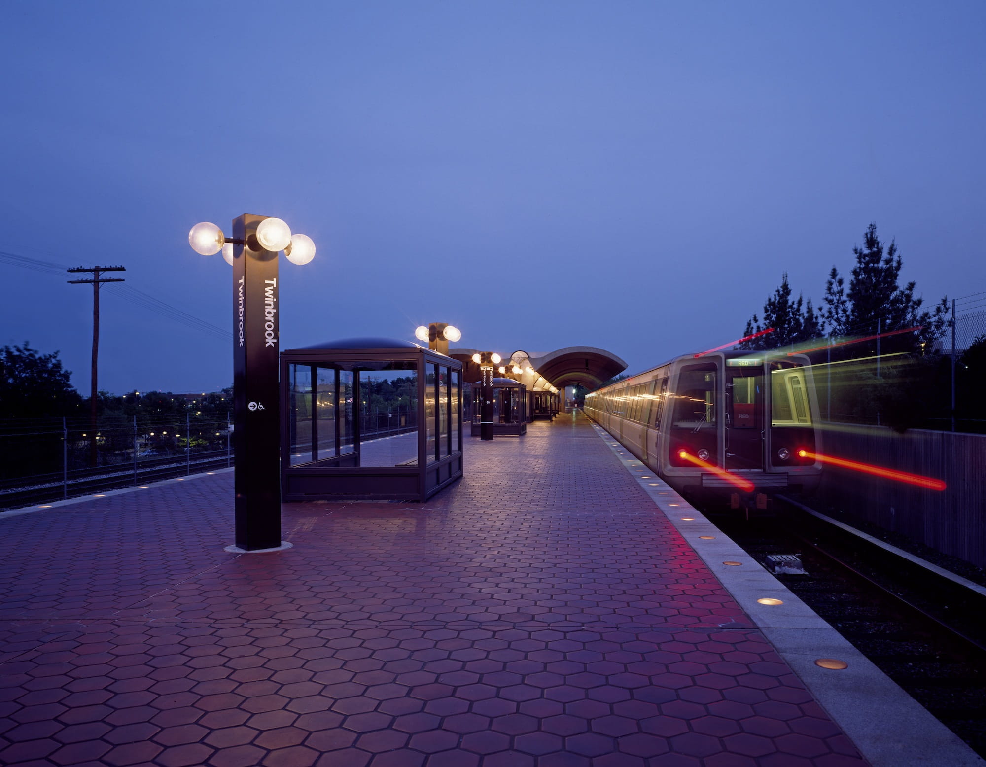 rockway, illuminated, Travel, no people, dusk, fast, architecture, street, street light, mode of transportation, sky, transportation, Train, reflections, HD Wallpaper