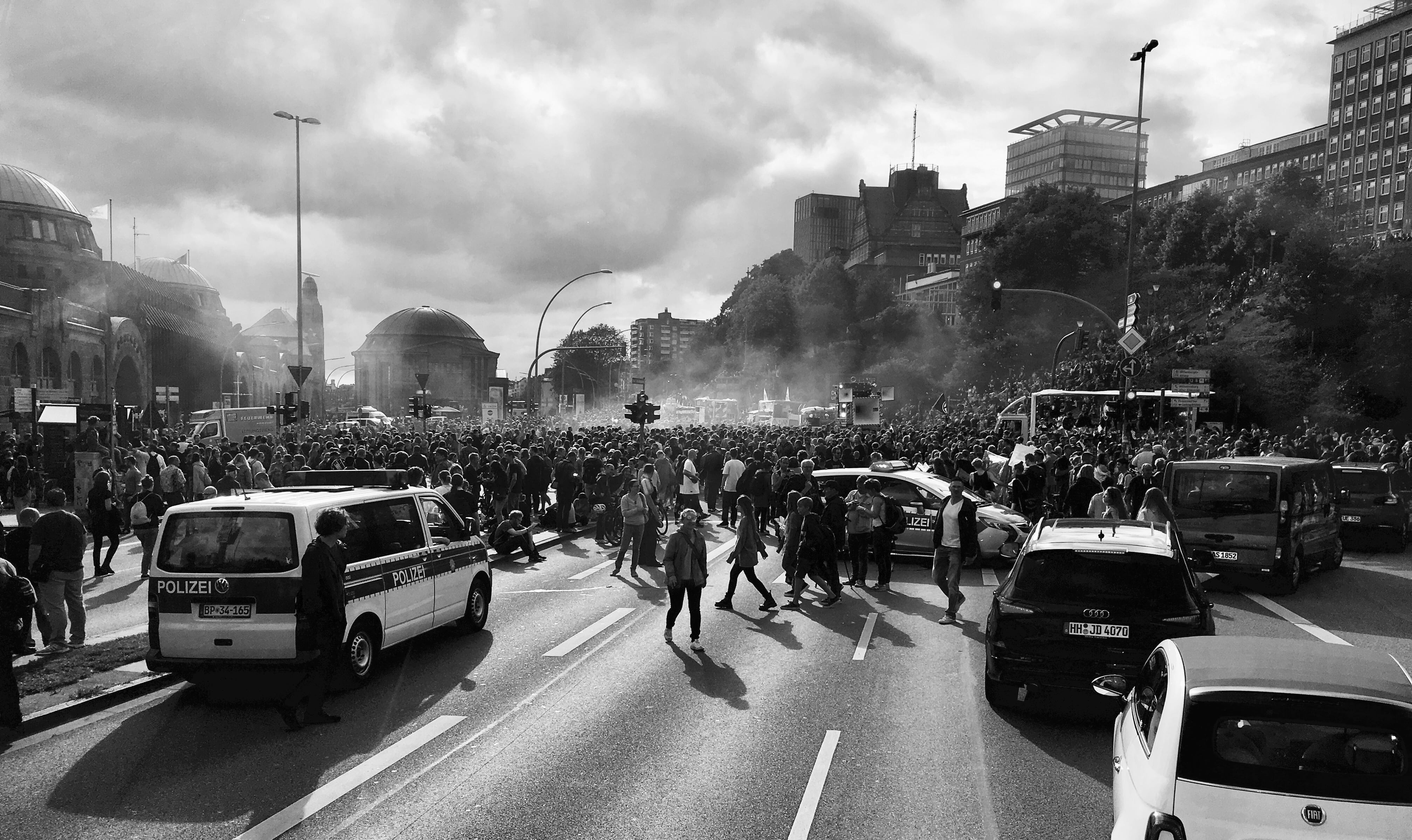 cloud - sky, riots, bus, police car, transportation, motor vehicle, outdoors, black And White, concrete, road, protest, peaceful, jam, mass, built structure, HD Wallpaper