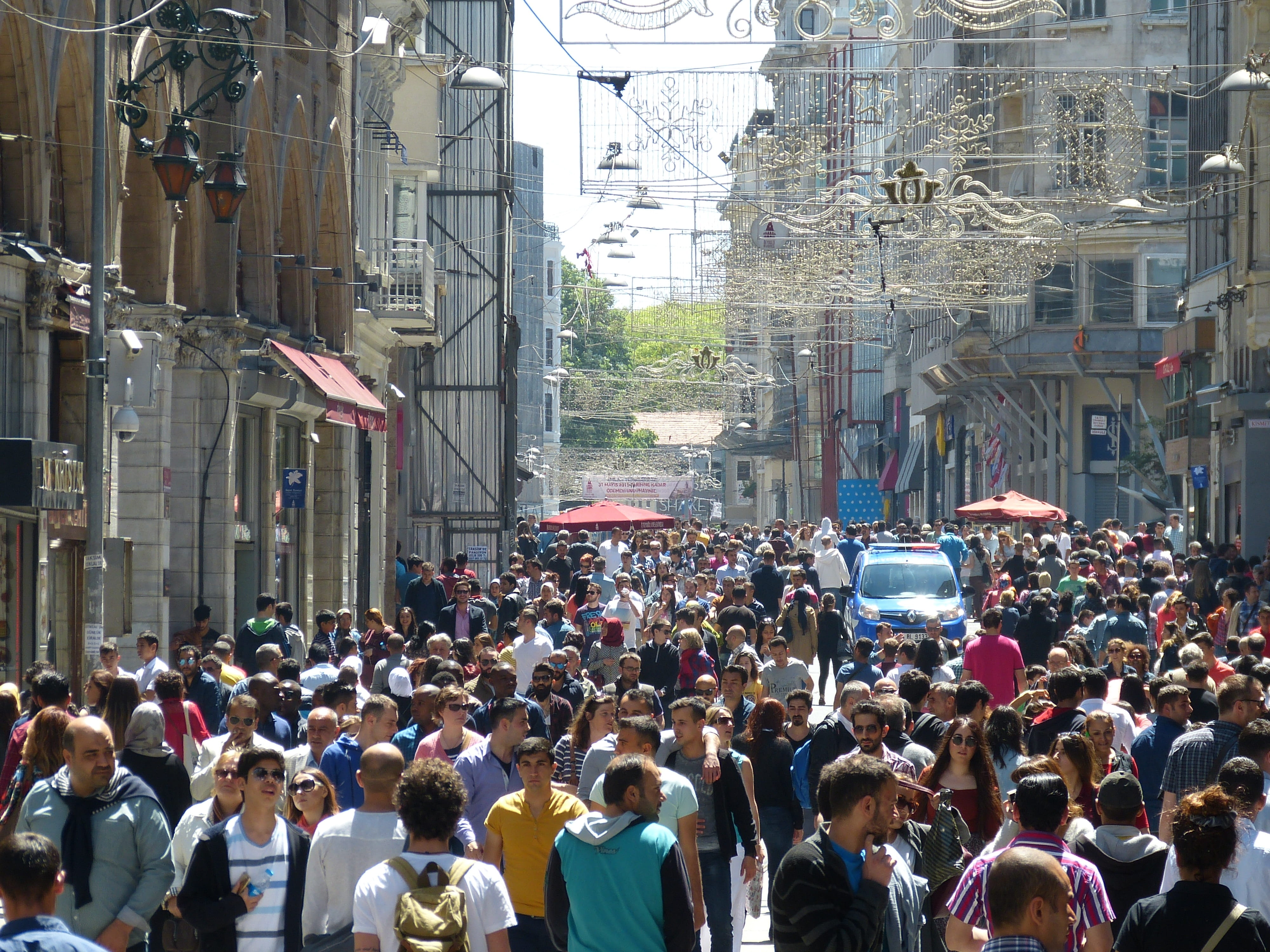 turkey, women, road, 4K, walking, city, shopping street, built structure, city street, istanbul, day, shopping, human, crowd, building, men, architecture, HD Wallpaper
