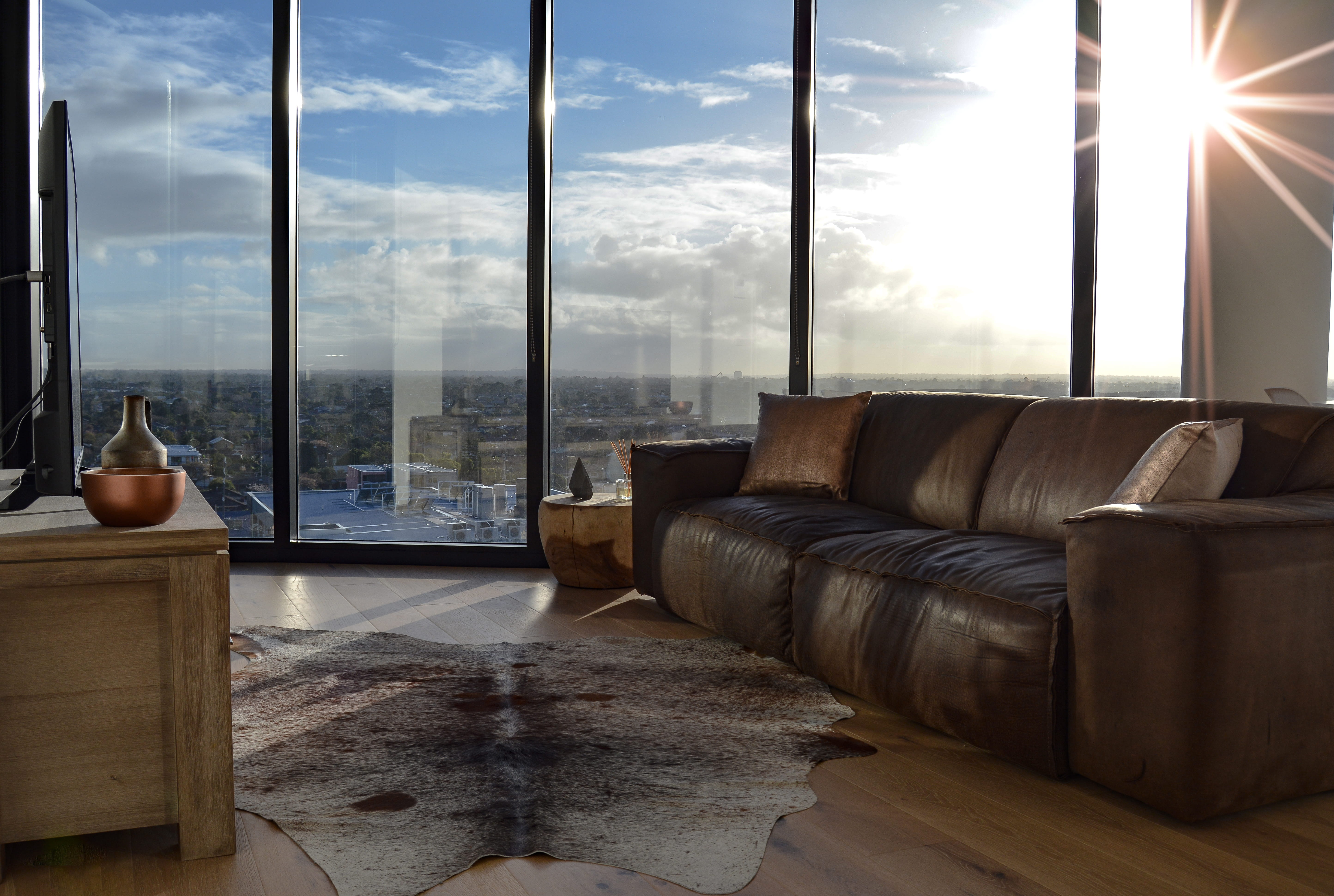 architecure, melbourne, table, living room, sofa, house, sky, city, victoria, sunlight, domestic room, no people, indoors, architecture, light, transparent, HD Wallpaper