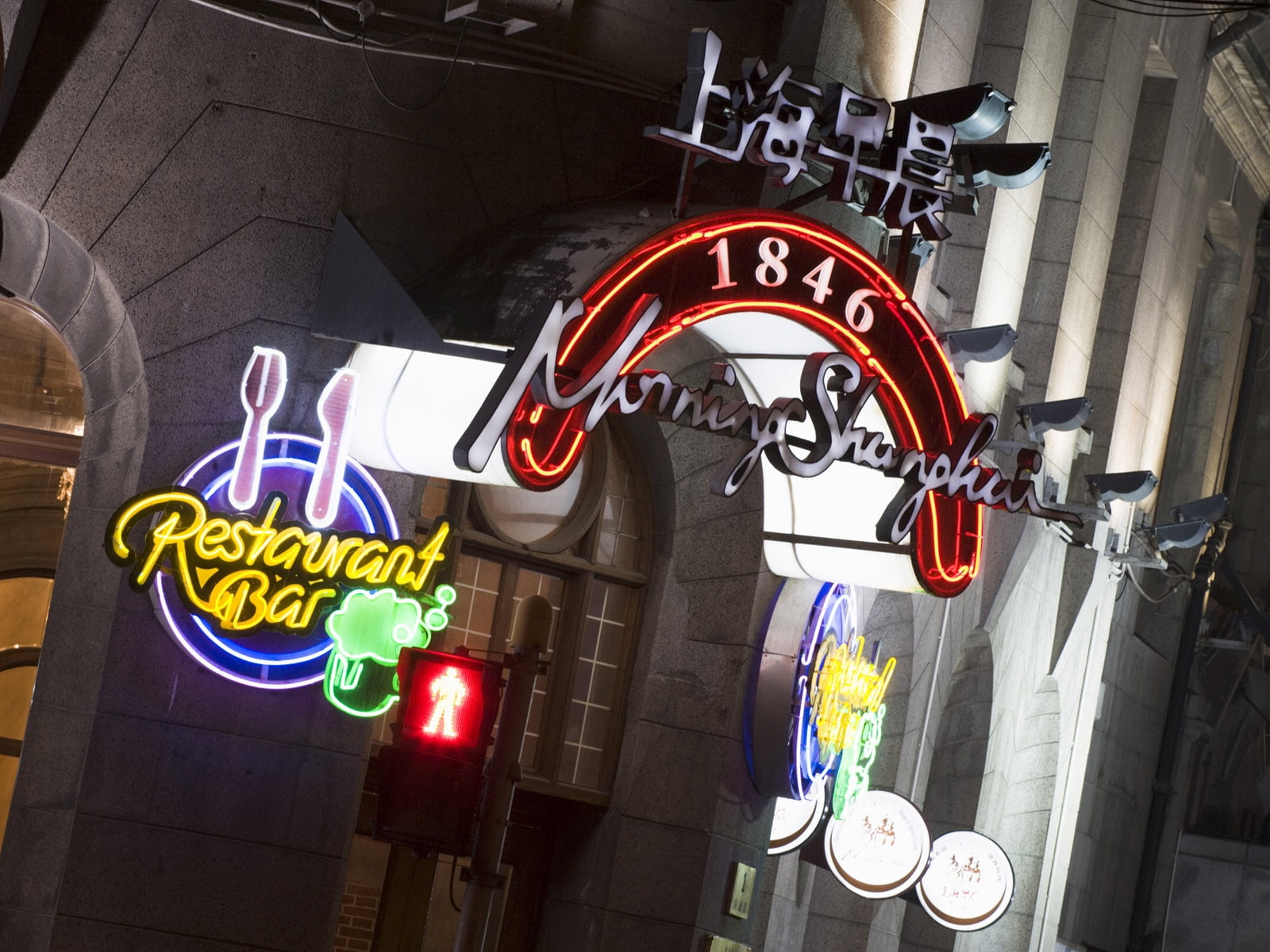 building Exterior, day, western script, built Structure, famous Place, creativity, human representation, multi colored, illuminated, color Image, restaurant, HD Wallpaper