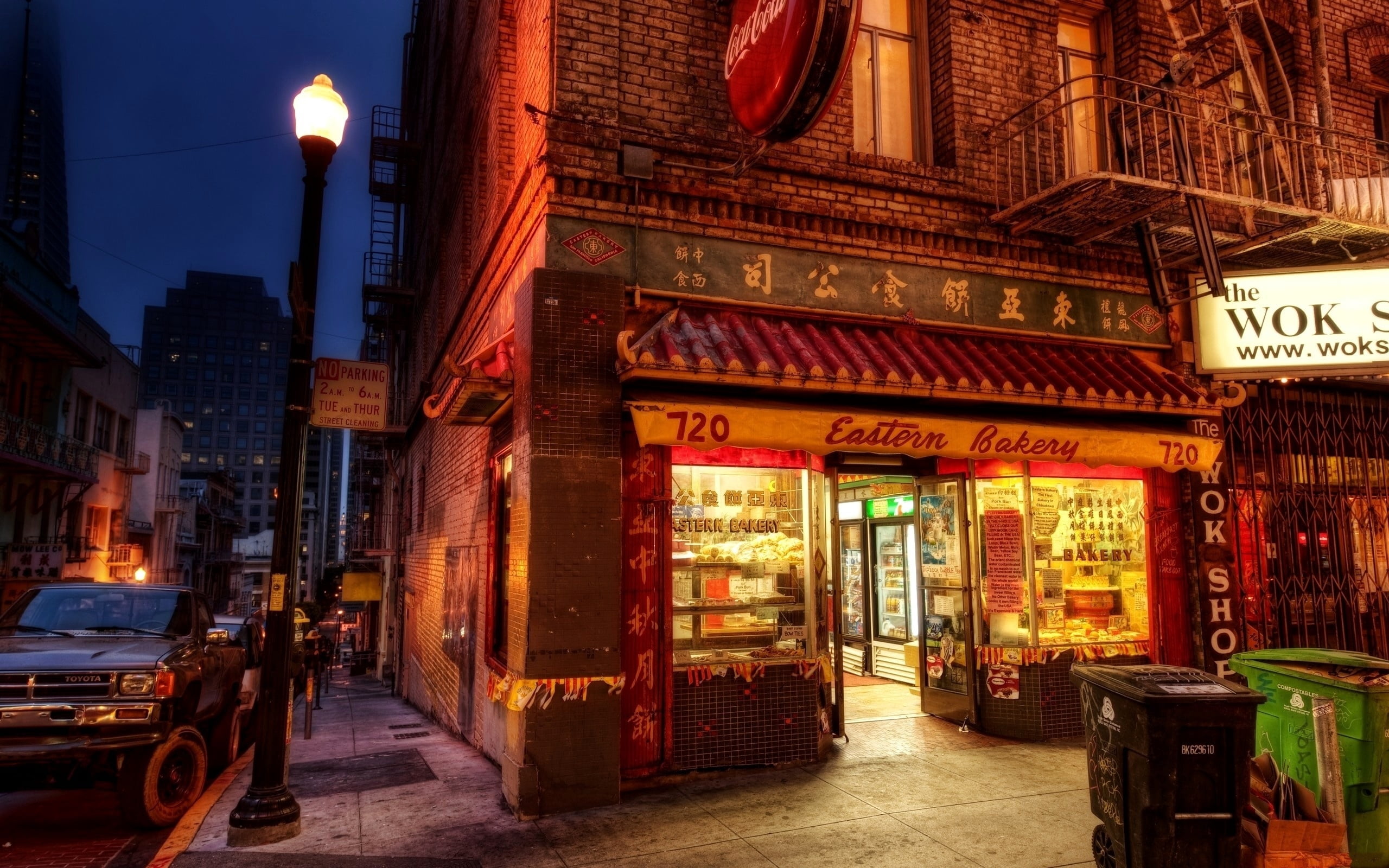 architecture, western script, city Life, new York City, city, hdr, cultures, restaurant, people, bar - Drink Establishment, street, mode of transportation, HD Wallpaper