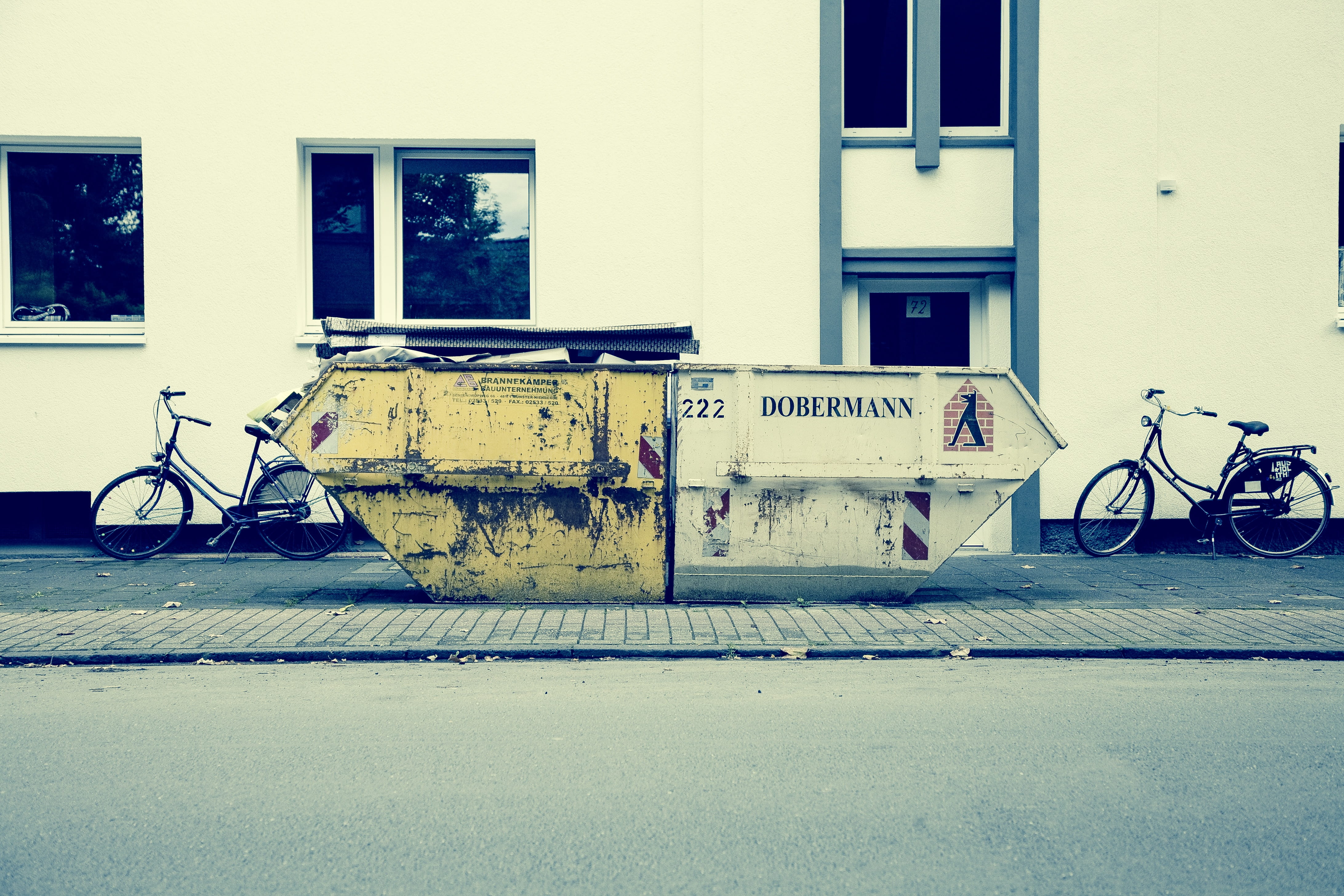 house facade, gray, city Life, stationary, mode of transportation, city, pavement, bicycle, Waste Container, prefab, window, womens bicycle, crash, transportation, HD Wallpaper