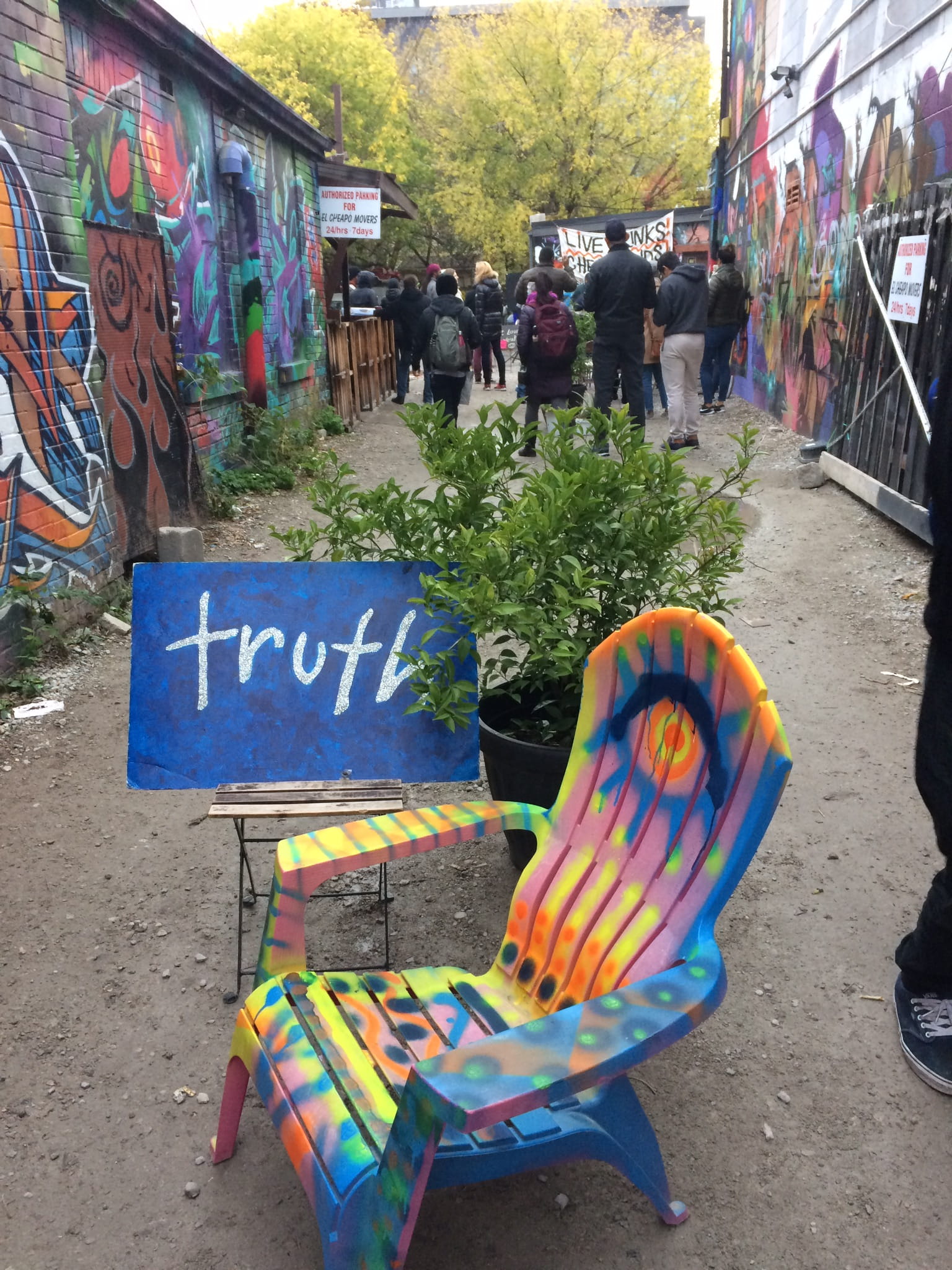 retail, multi colored, group of people, men, architecture, real people, sunday, kensington market, creativity, graffiti, day, for sale, canada, art and craft, Phone HD Wallpaper
