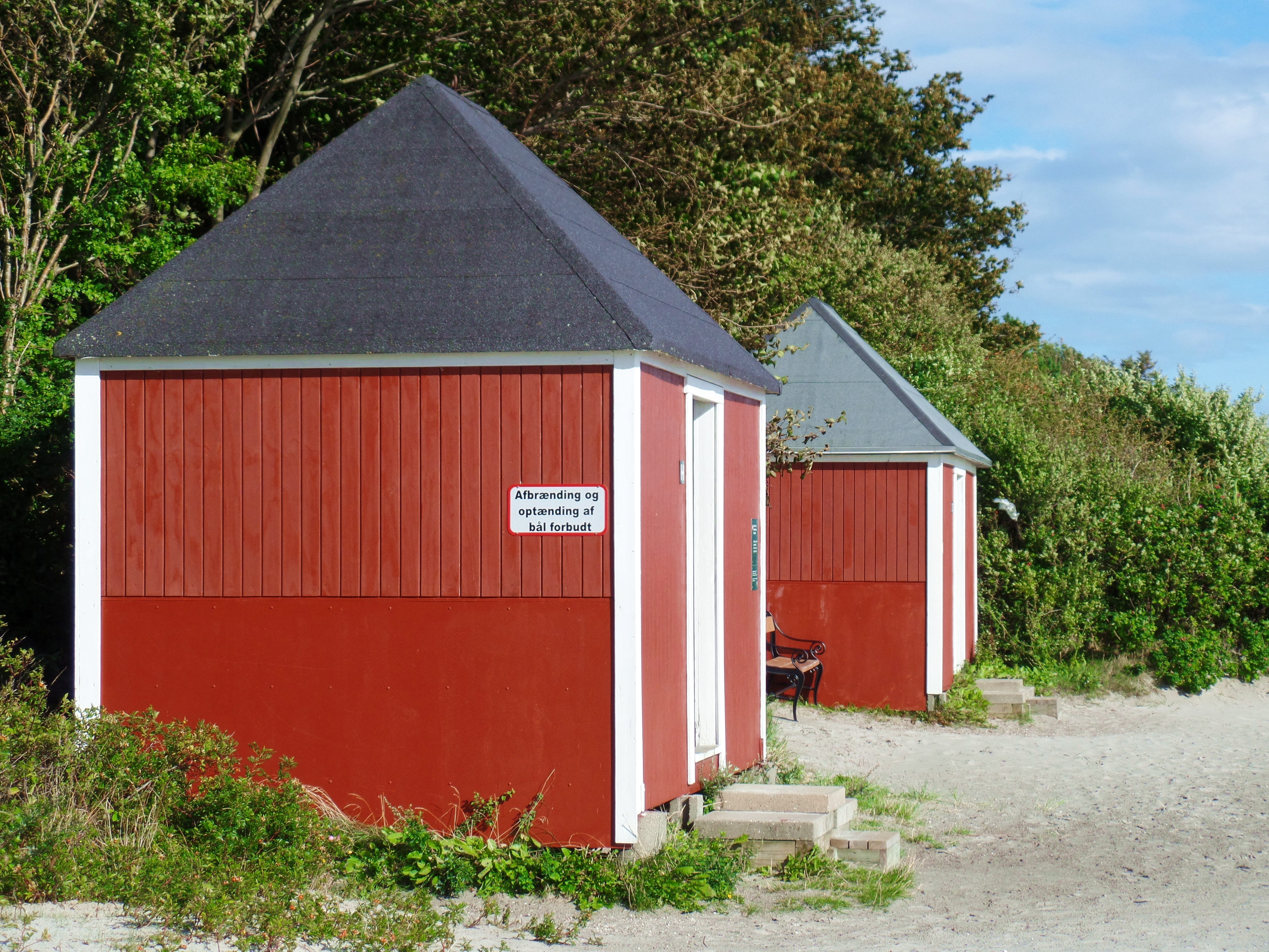 sand beach, sky, built structure, architecture, cottage, nature, growth, land, cabins, cabin, outdoors, red, Locker, tree, wood, Sand, Baltic Sea, no people, HD Wallpaper