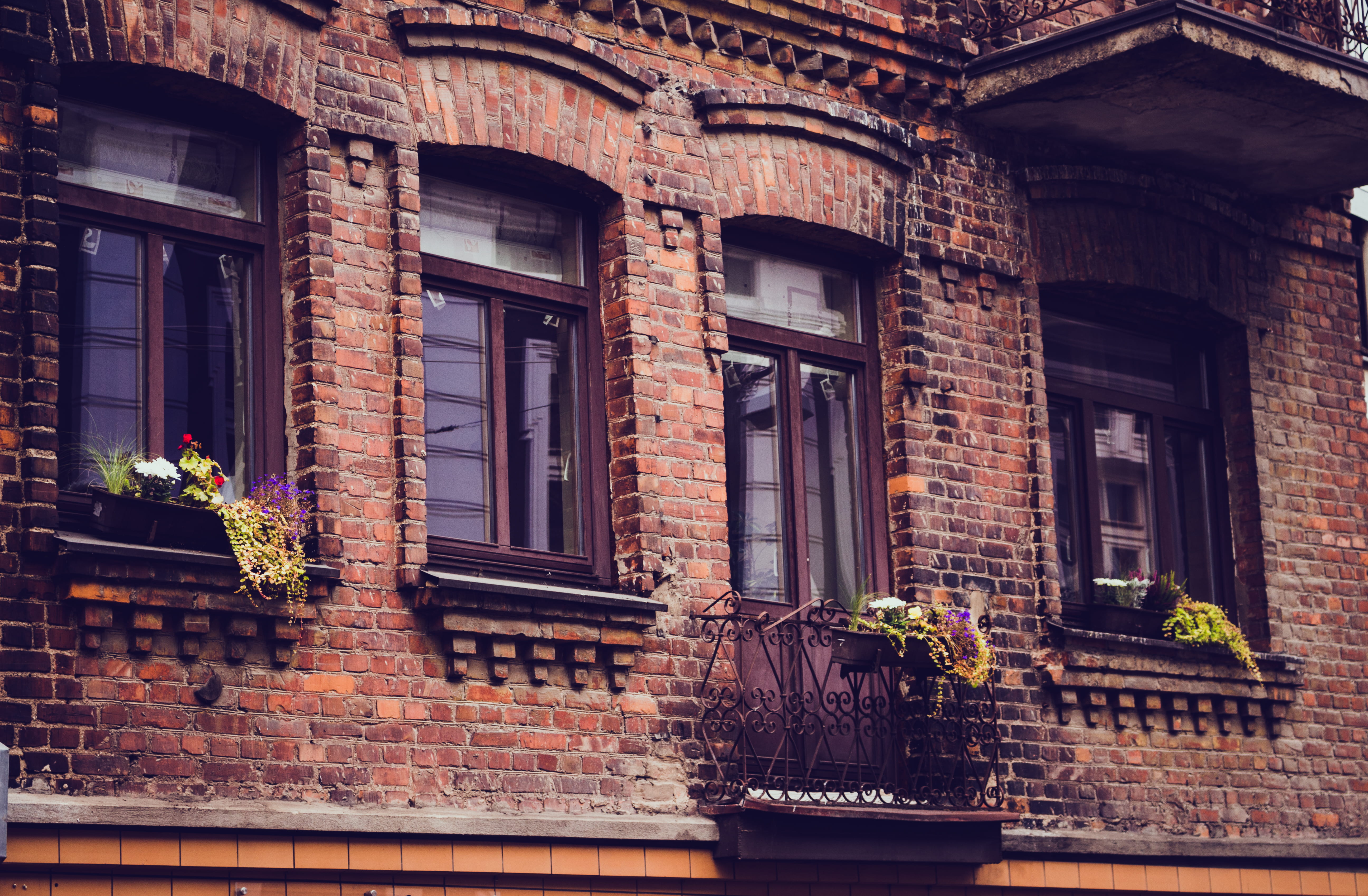 wall, tourism, plant, history, architecture, building exterior, landmark, brick wall, no people, urban, balcony, residential district, house, vintage, ancient, HD Wallpaper