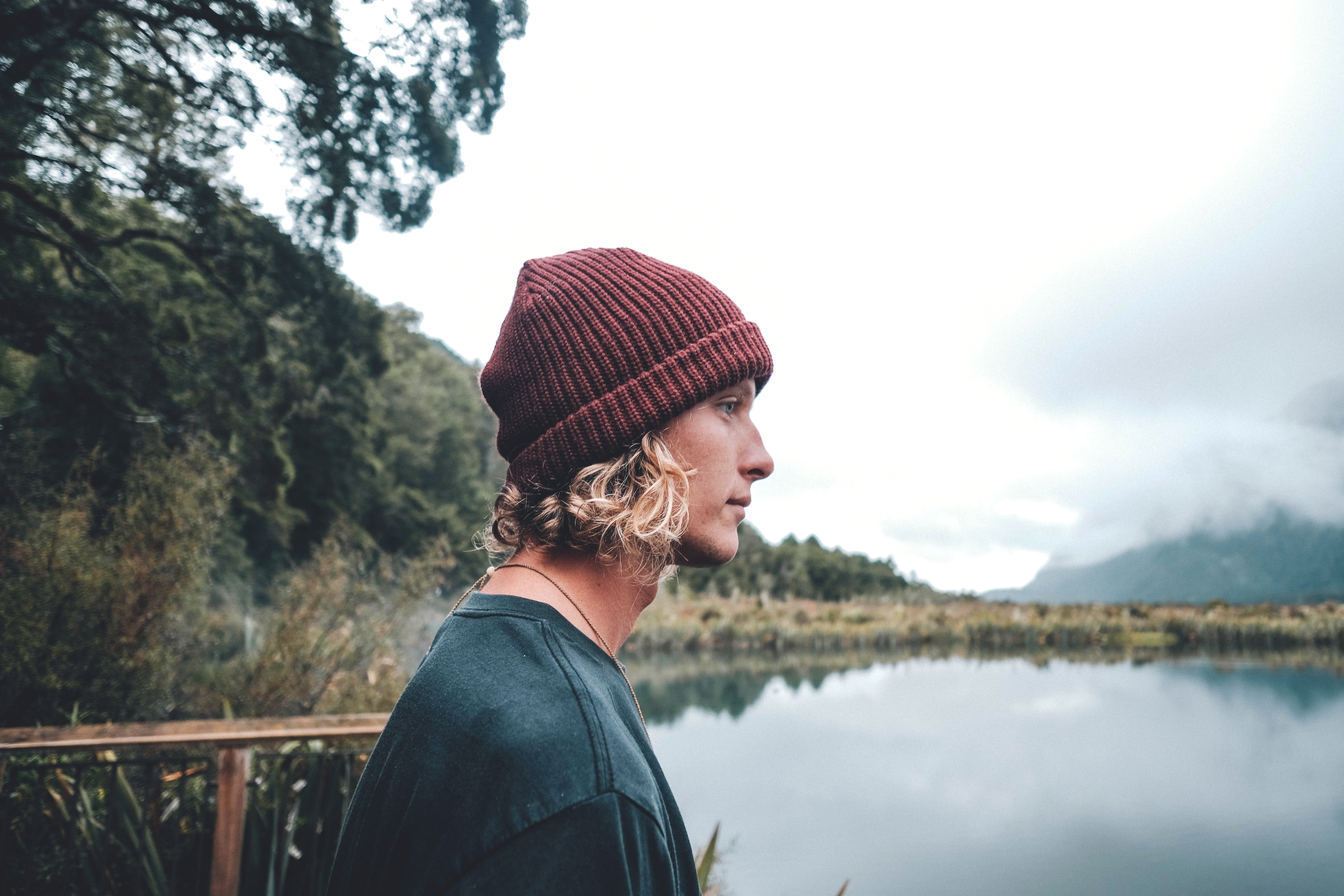 looking away, maroon, nature, love, teen, beside, lifestyles, one person, clothing, focus, sky, non-urban scene, man, outdoor, casual clothing, portrait, HD Wallpaper