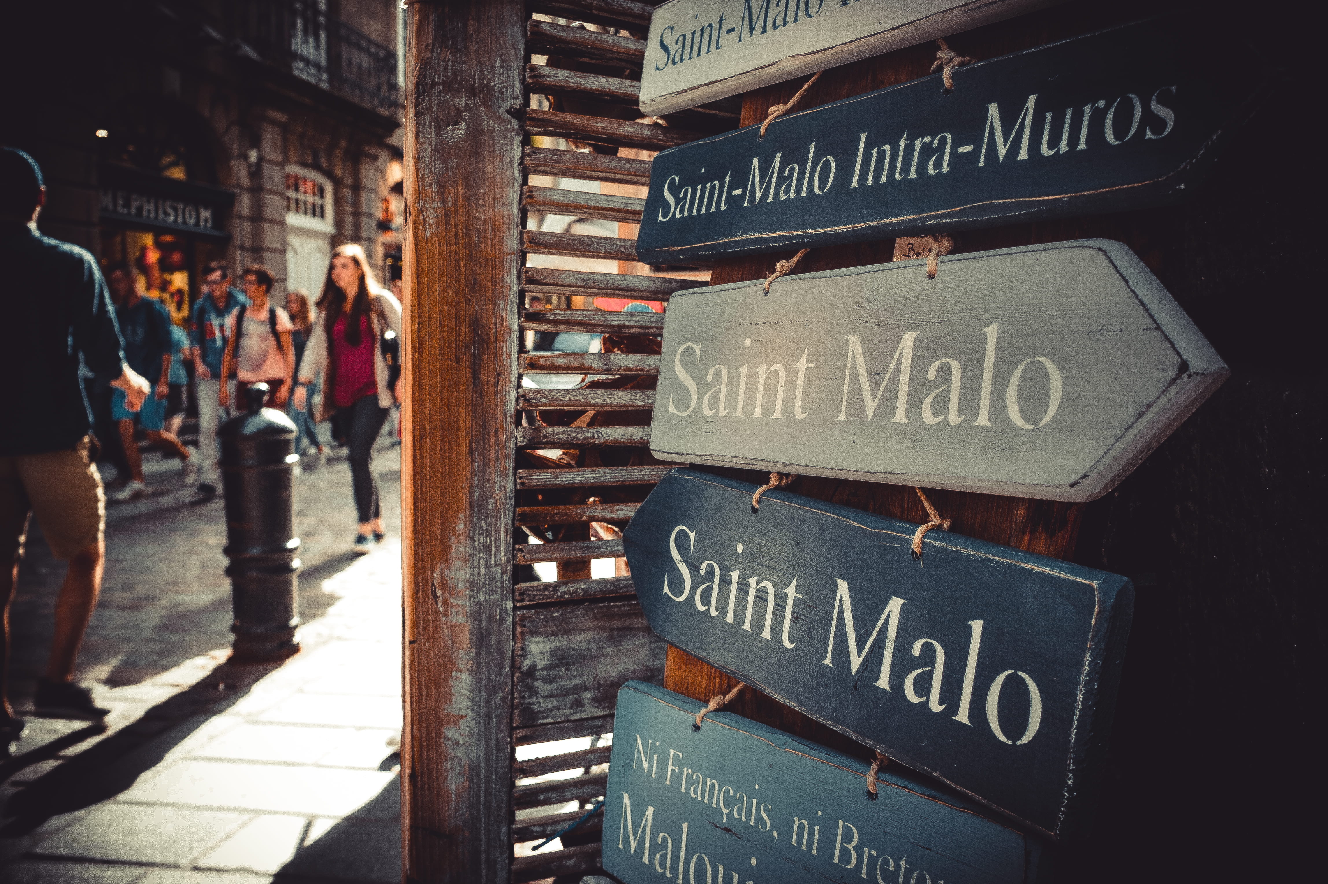 beige, information, city, signage, incidental people, blackboard, stall, arrow, close-up, signages, text, architecture, saint malo, several, 4K, built structure, HD Wallpaper